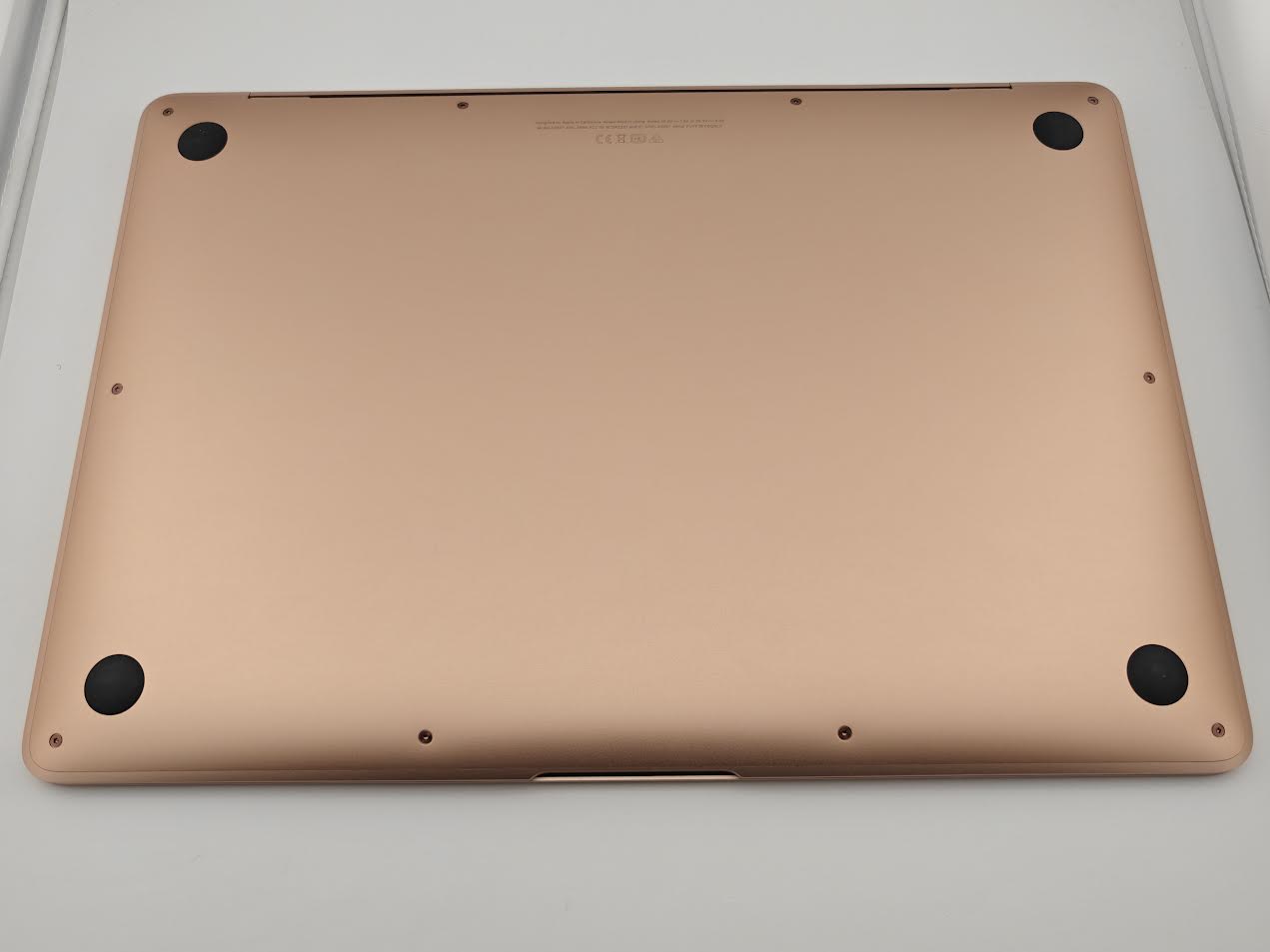 Apple Macbook Air M1 Chip 8-Core 13in 8GB RAM 256GB SSD A2337 2020 Gold
