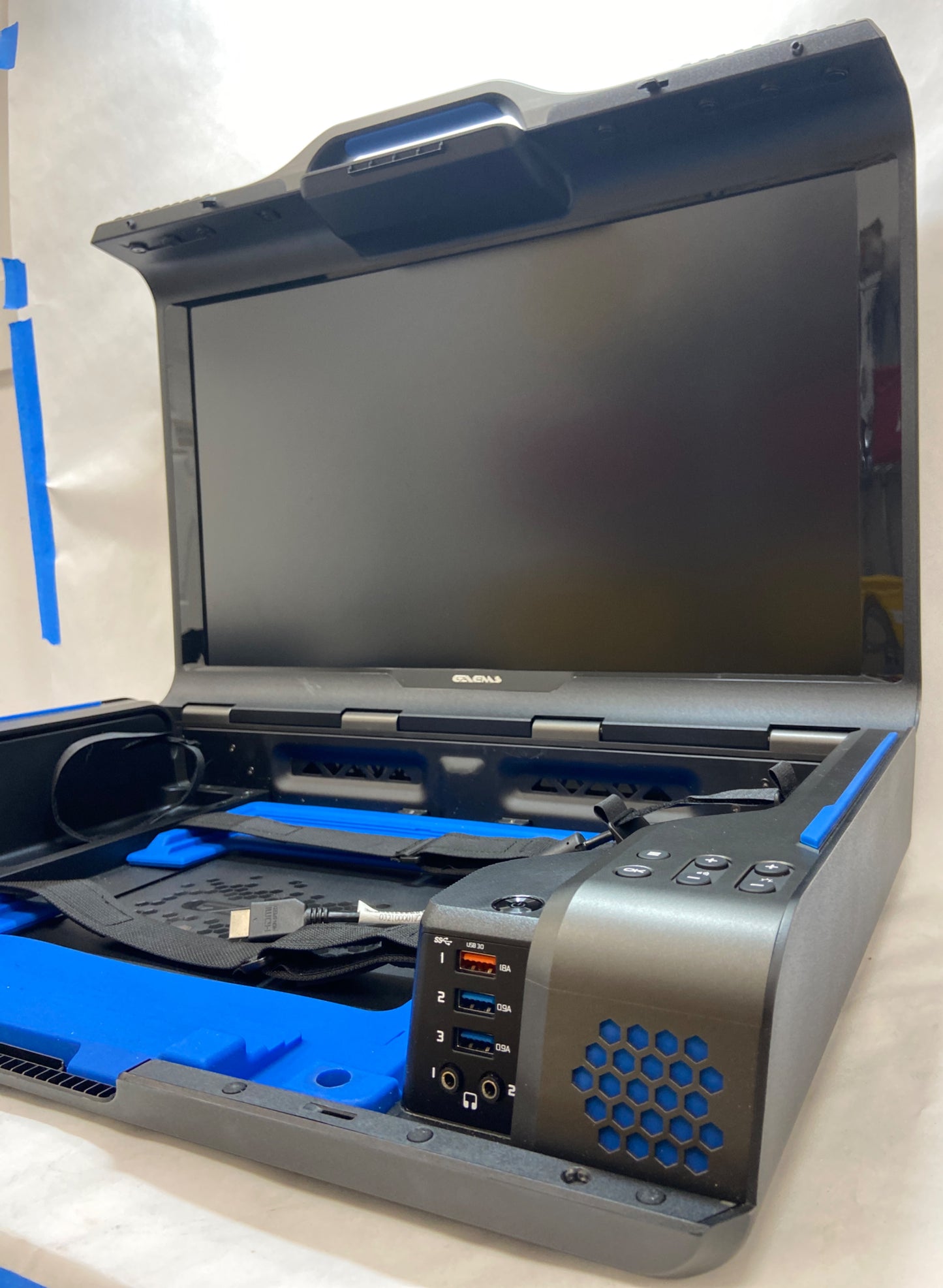 Gaems Guardian Pro XP 24" G240QHD Portable Gaming Monitor