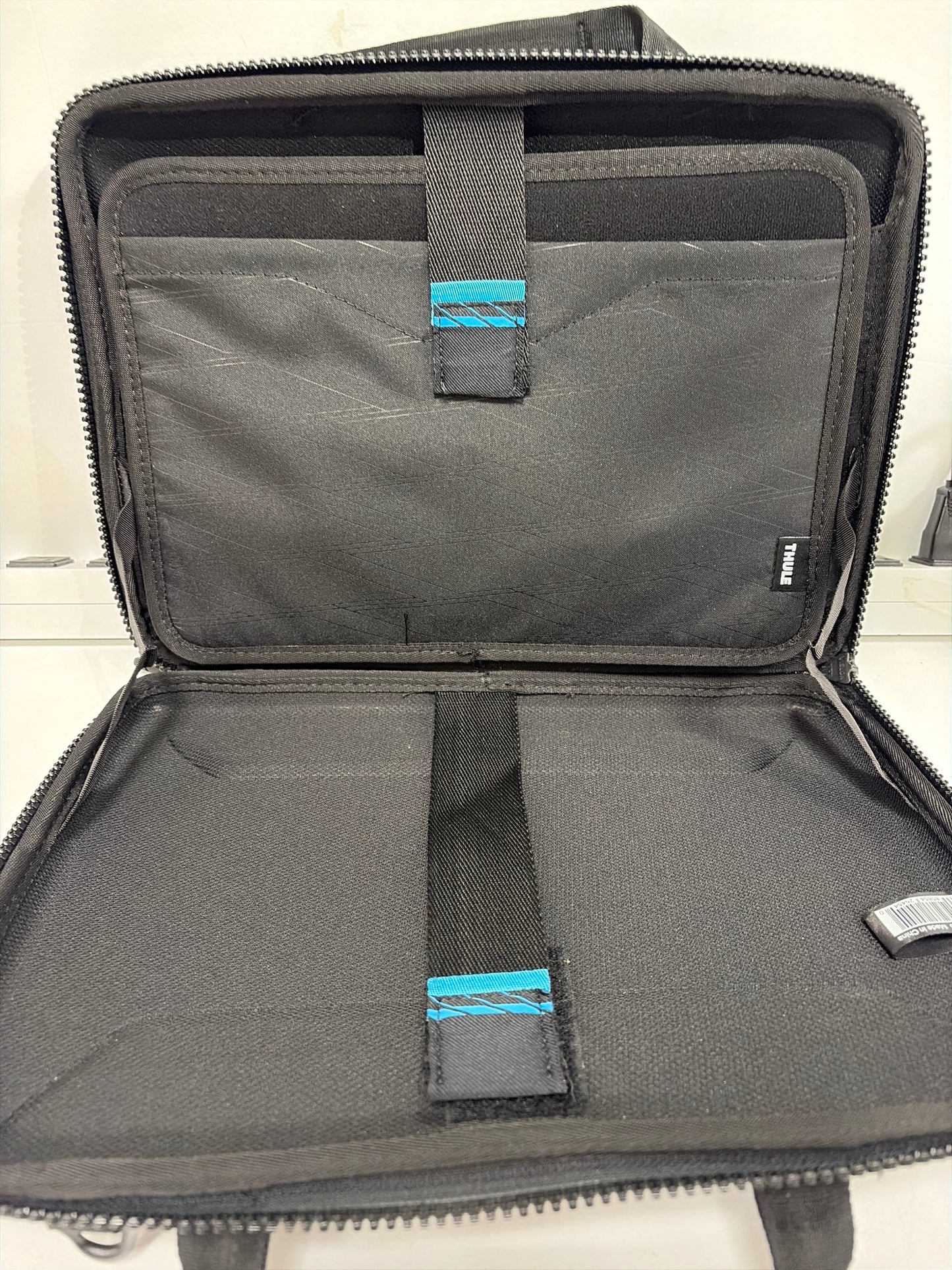 THULE Gauntlet Laptop Sleeve Carrying Case Black