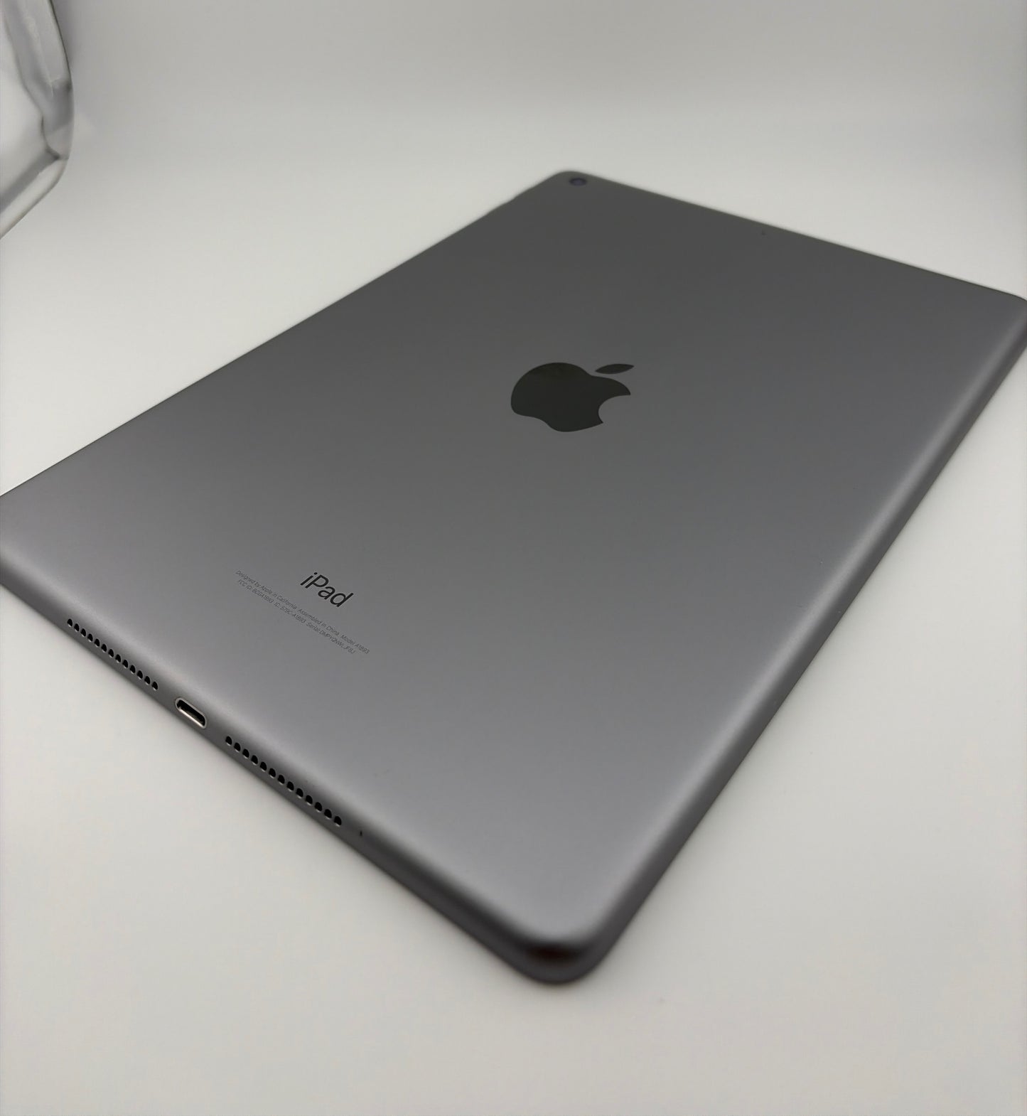 Apple iPad 6th Generation 32GB WiFi A1893 Space Gray Good