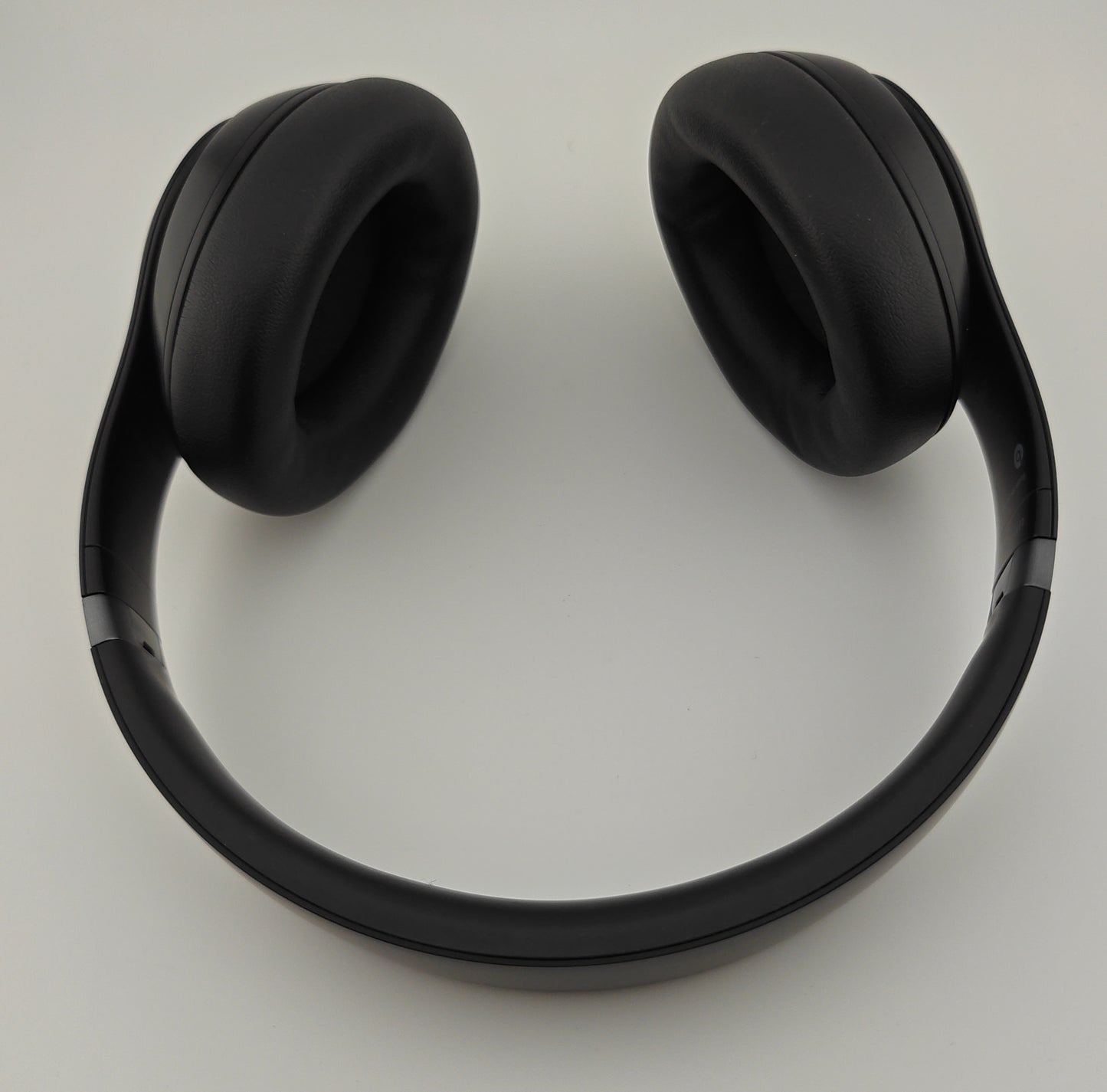 Beats by Dre Beats Studio Pro Black Wireless Headphones Excellent