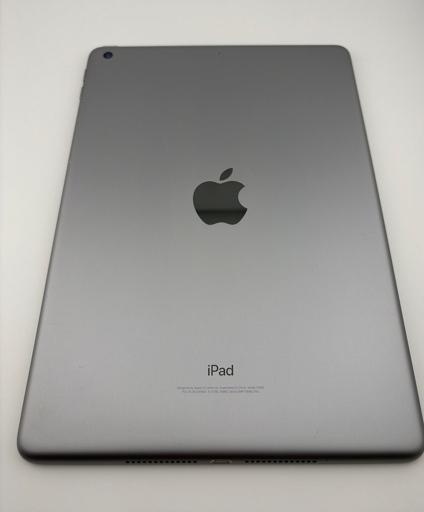 Apple iPad 6th Generation 32GB WiFi A1893 Space Gray Good