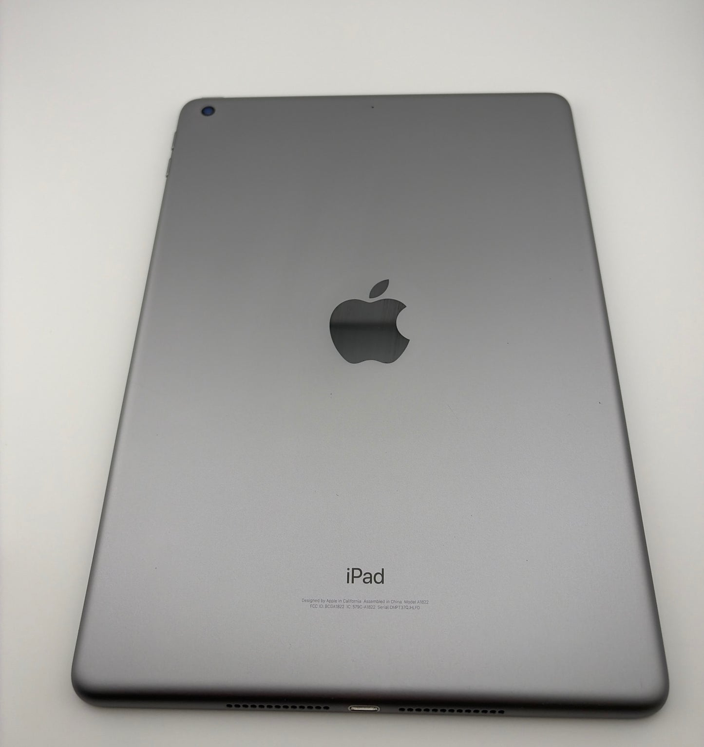 Apple iPad 5th Generation 128GB WiFi A1822 Space Gray