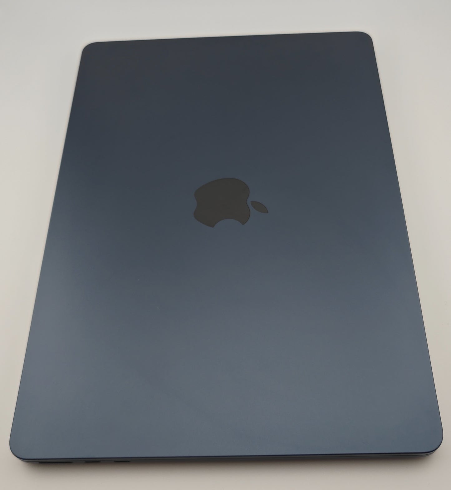 Apple Macbook Air 13in M4 256GB SSD 16GB RAM 8 Core GPU A3240 2025 Excellent