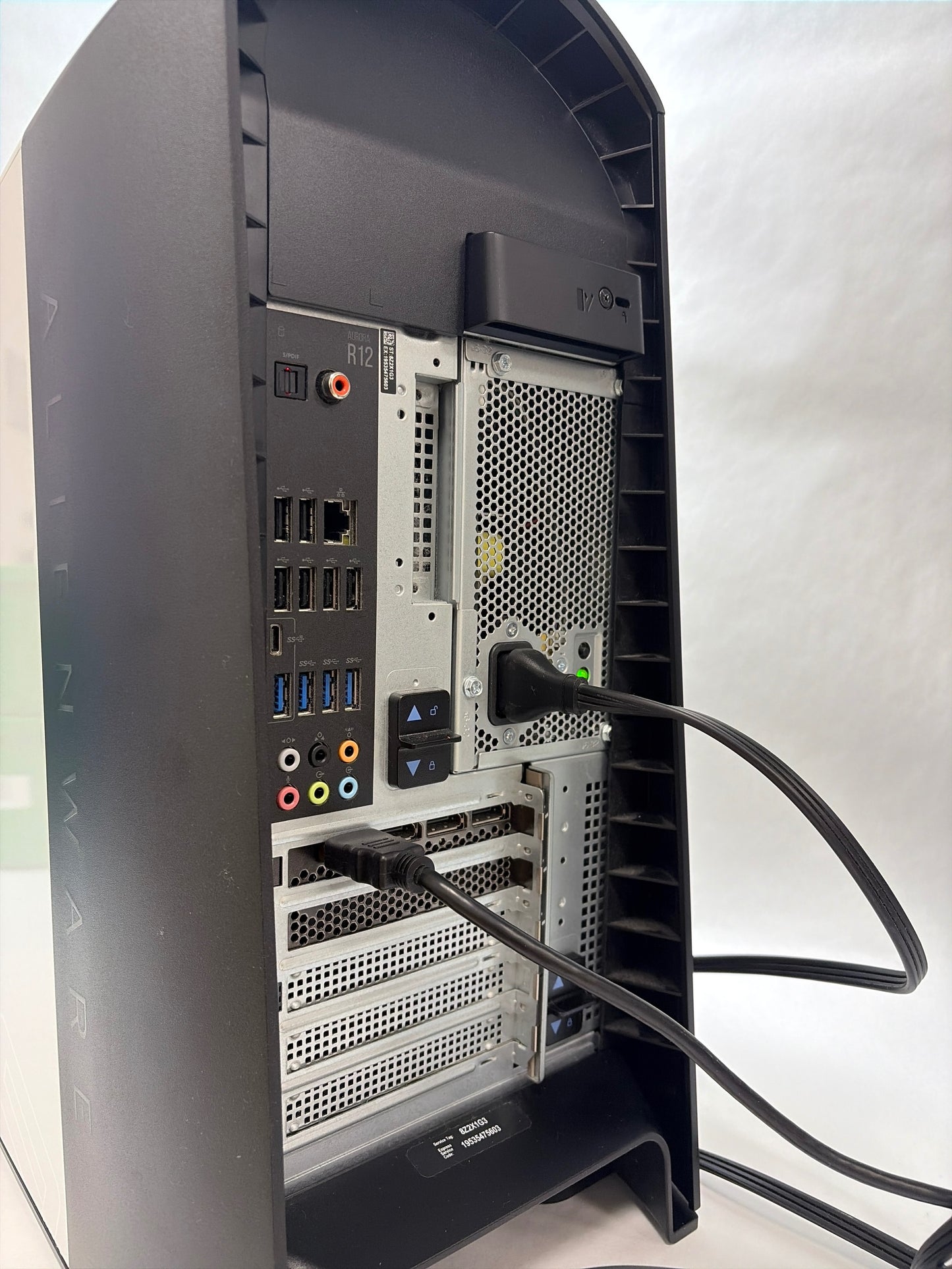 Dell Alienware Aurora R12 Gaming Desktop Intel i7-11700F 1TB HDD + 256GB SSD 16GB RAM NVIDIA GeForce RTX 3070