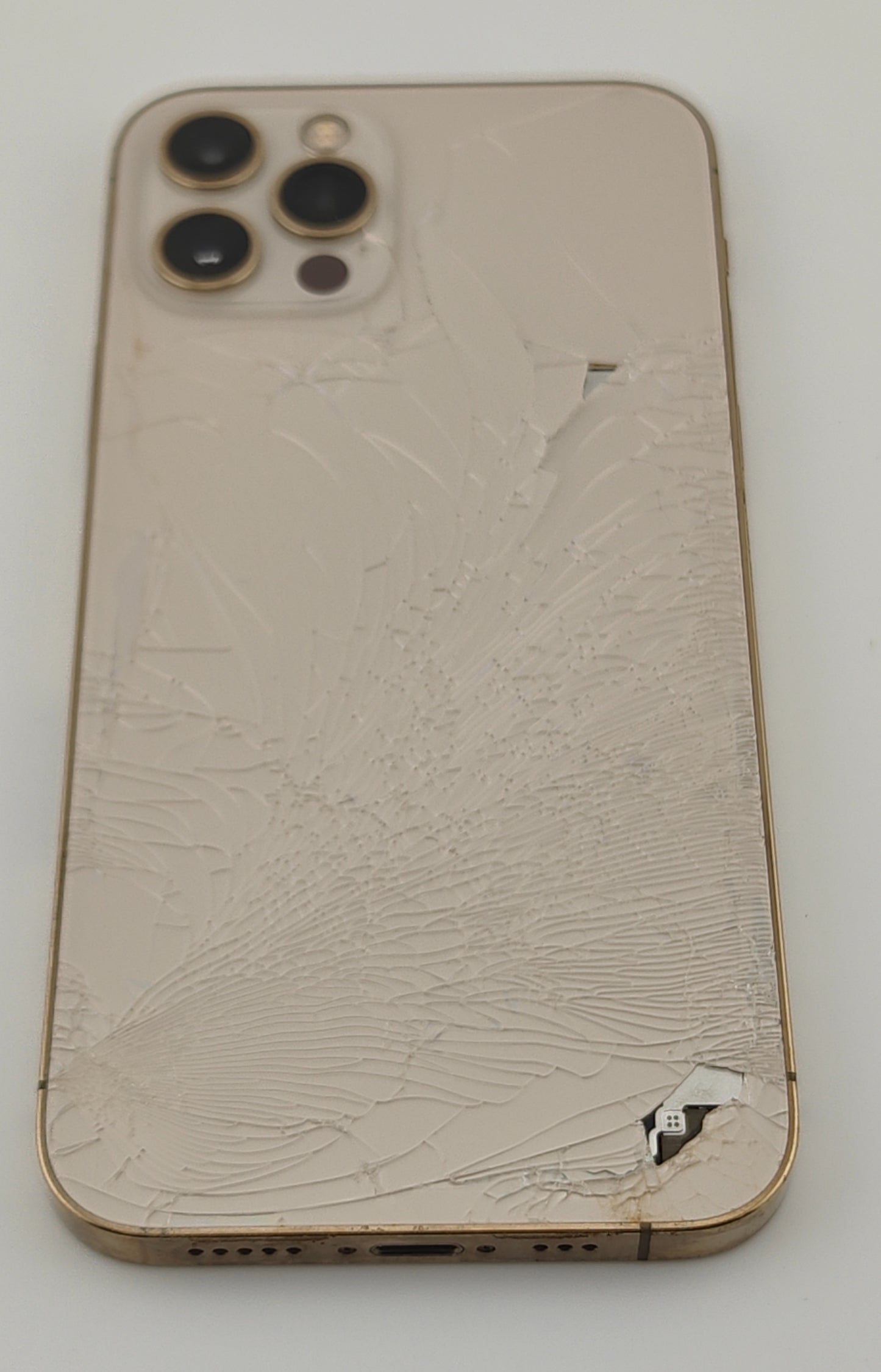 Apple iPhone 12 Pro 256GB Unlocked A2341 Poor Cracked
