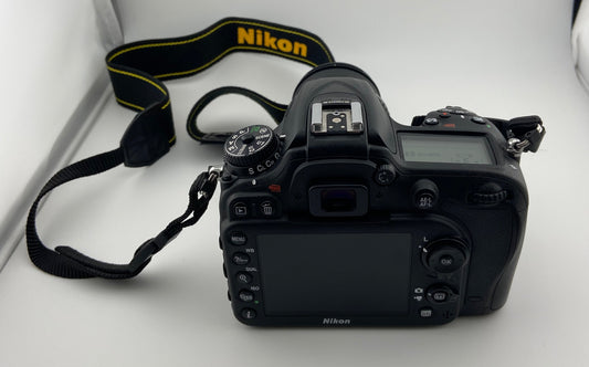 Nikon D7200 DSLR Camera Body Only Low Shutter 2539 Excellent