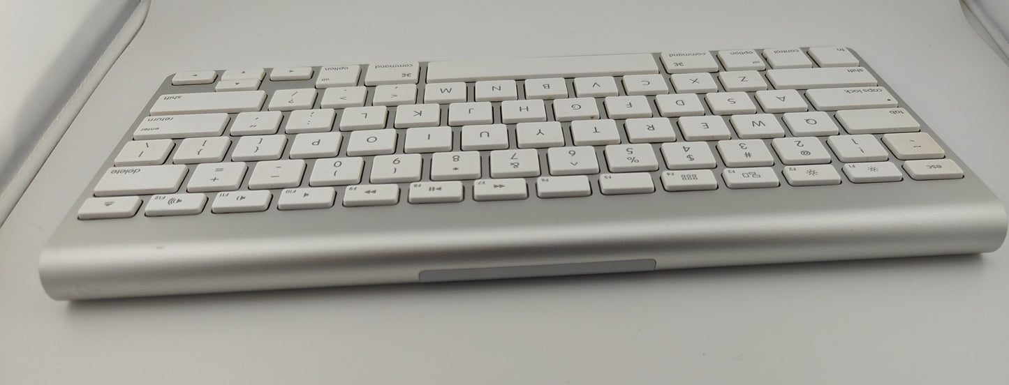 Apple A1314 Wireless Keyboard - MC184LL/B Good