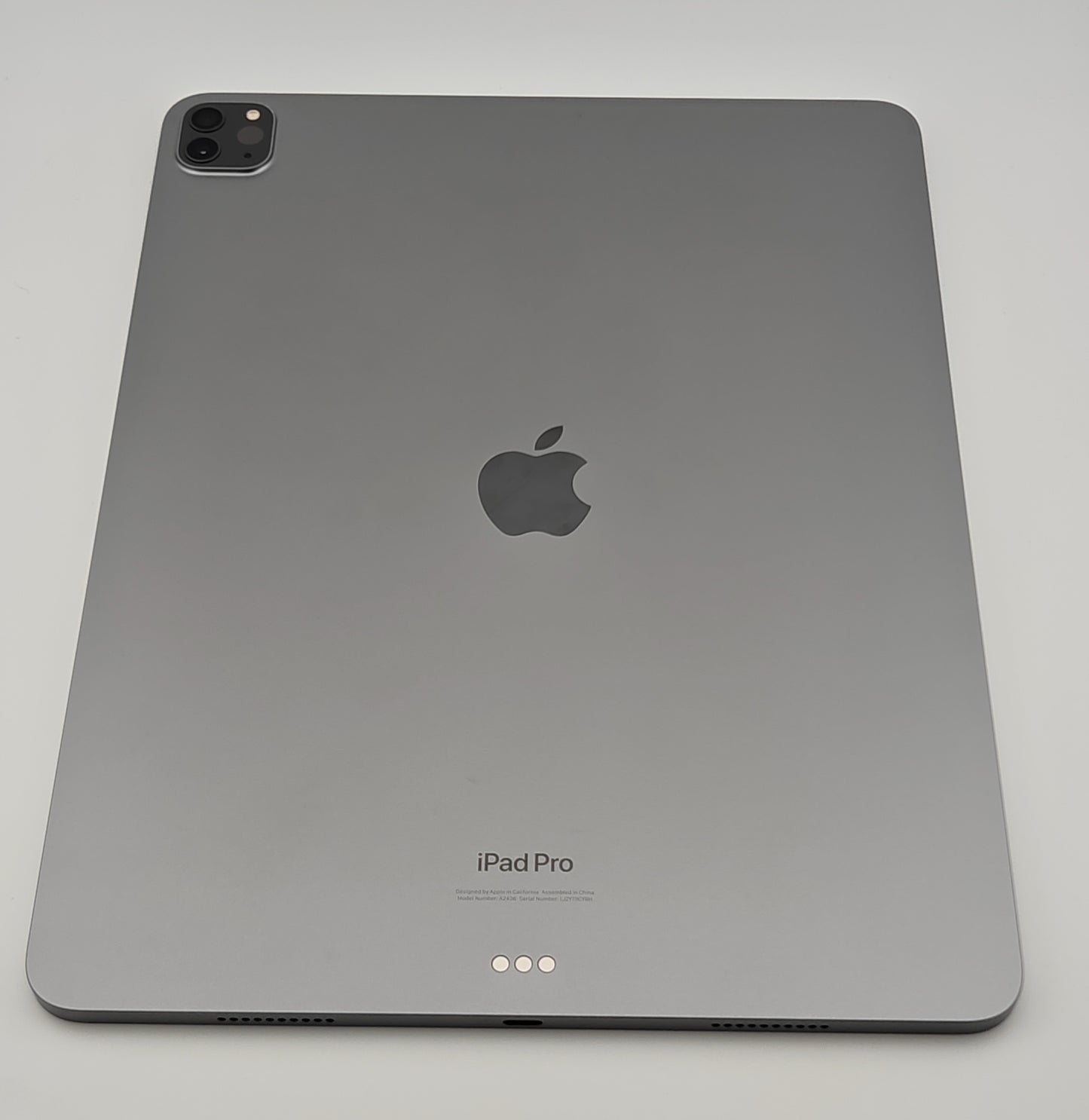Apple iPad Pro 12.9 6th Generation 2TB WiFi A2436 Space Gray Excellent