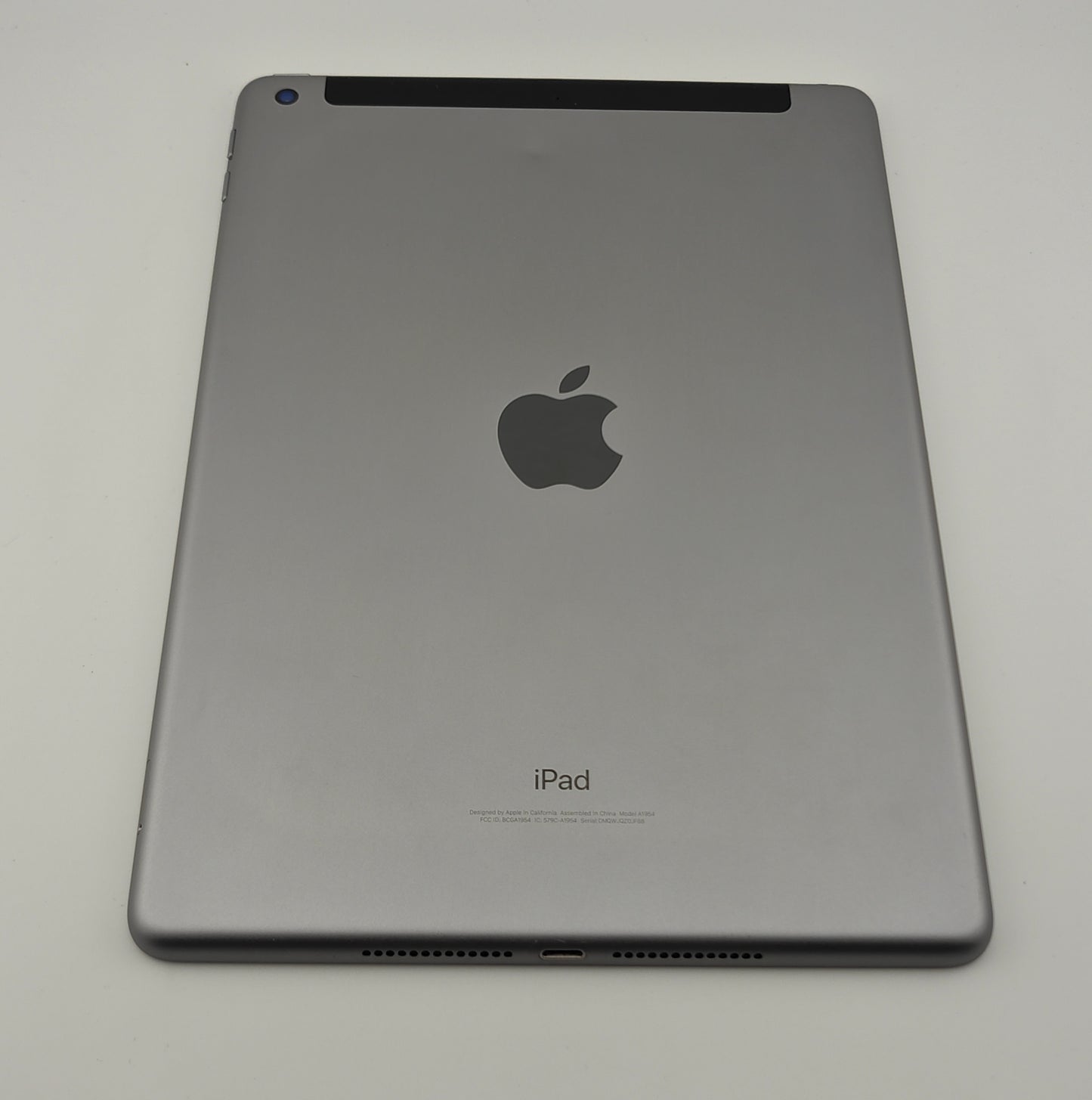 Apple iPad 6th Generation 32GB Unlocked Cellular WiFi A1954 Space Gray  Good