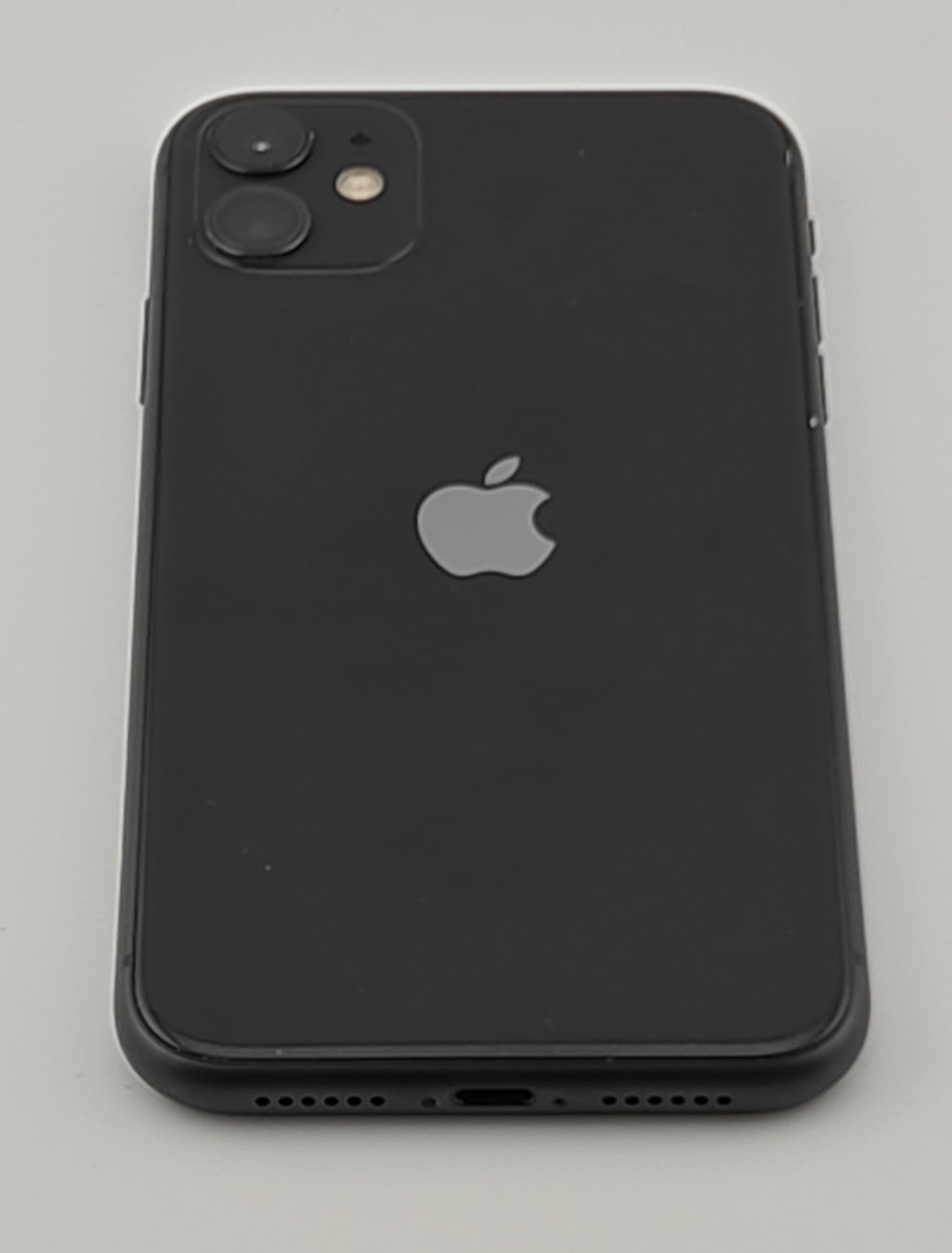 Apple iPhone 11 128GB Unlocked A2111 Black Used BH Under 80%