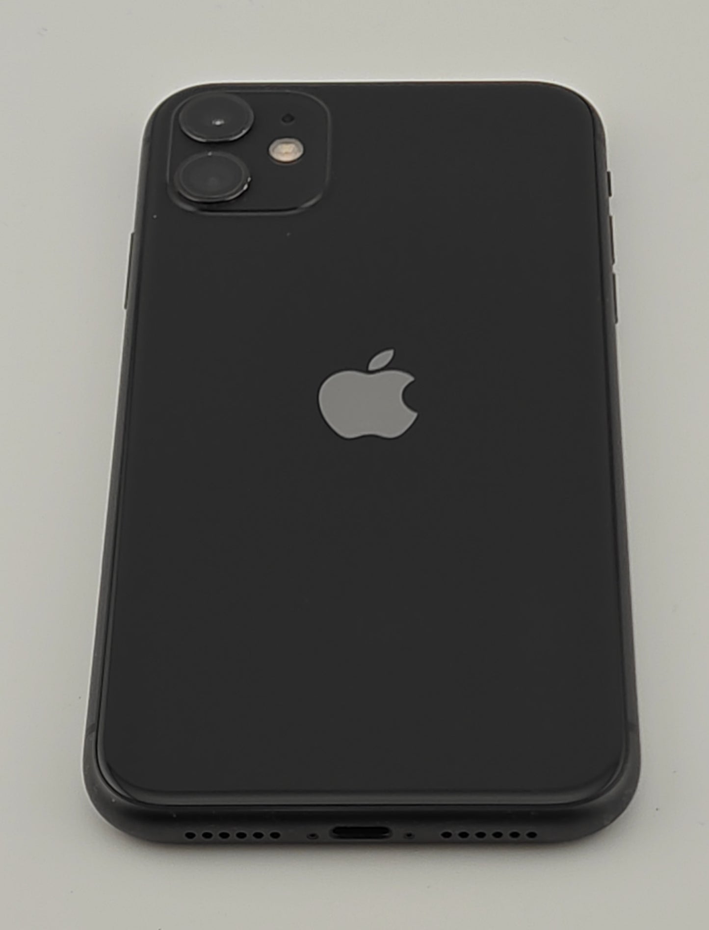 Apple iPhone 11 64GB Unlocked A2111 Black Used BH Under 80%