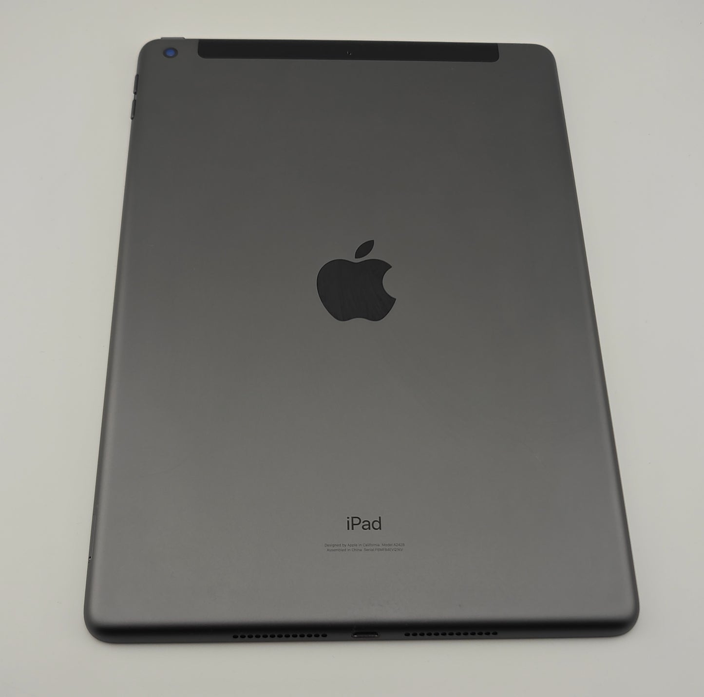 Apple iPad 8th Generation 10.2 32GB Cellular Unlocked A2428 Space Gray Excellent