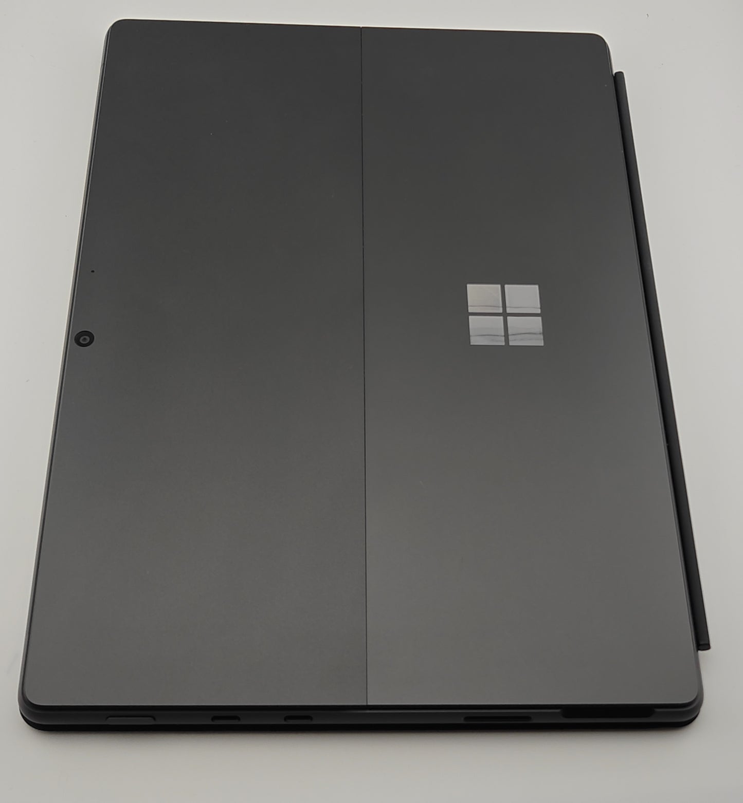 Microsoft Surface Pro 8 Intel i5 256GB 16GB Graphite Excellent