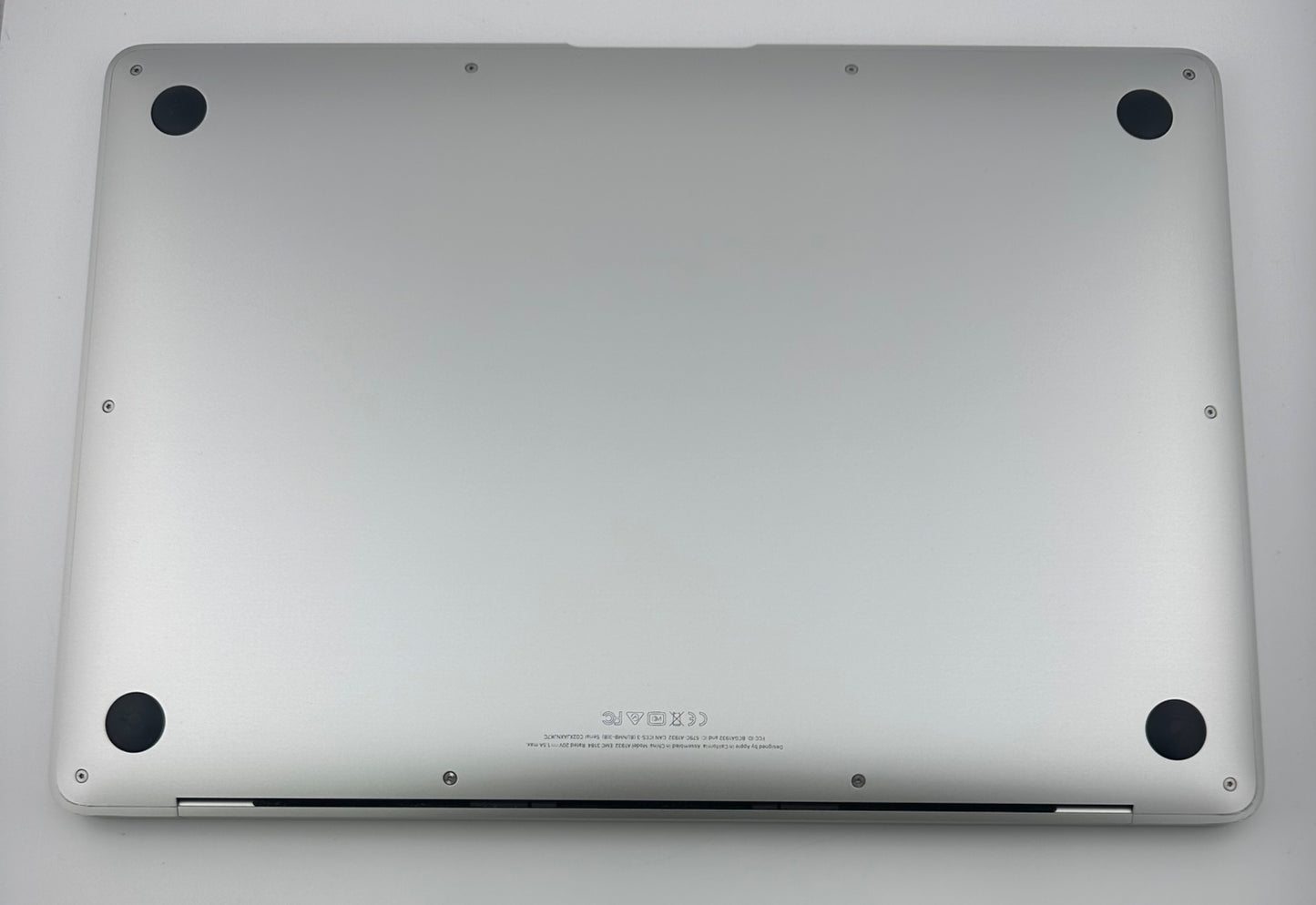 Apple Macbook Air Intel Core i5 1.6GHz 13in 128GB A1932 2018 Silver MREA2LL/A Poor