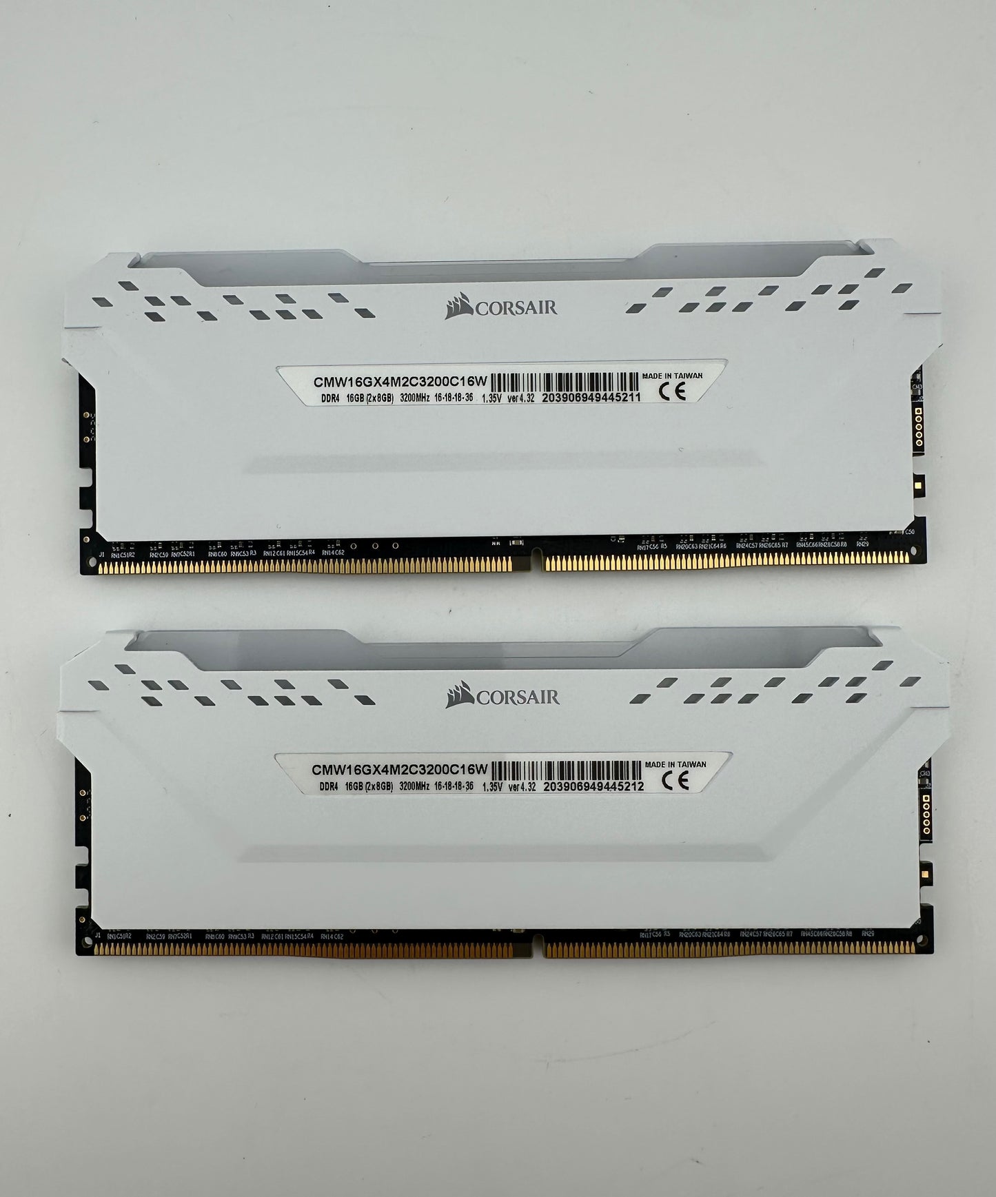 Corsair Vengeance RGB Pro DDR4 16GB (2 X 8GB) 3200MHz CMW16GX4M2C3200C16W White CMW16GX4M2C3200C16W Excellent