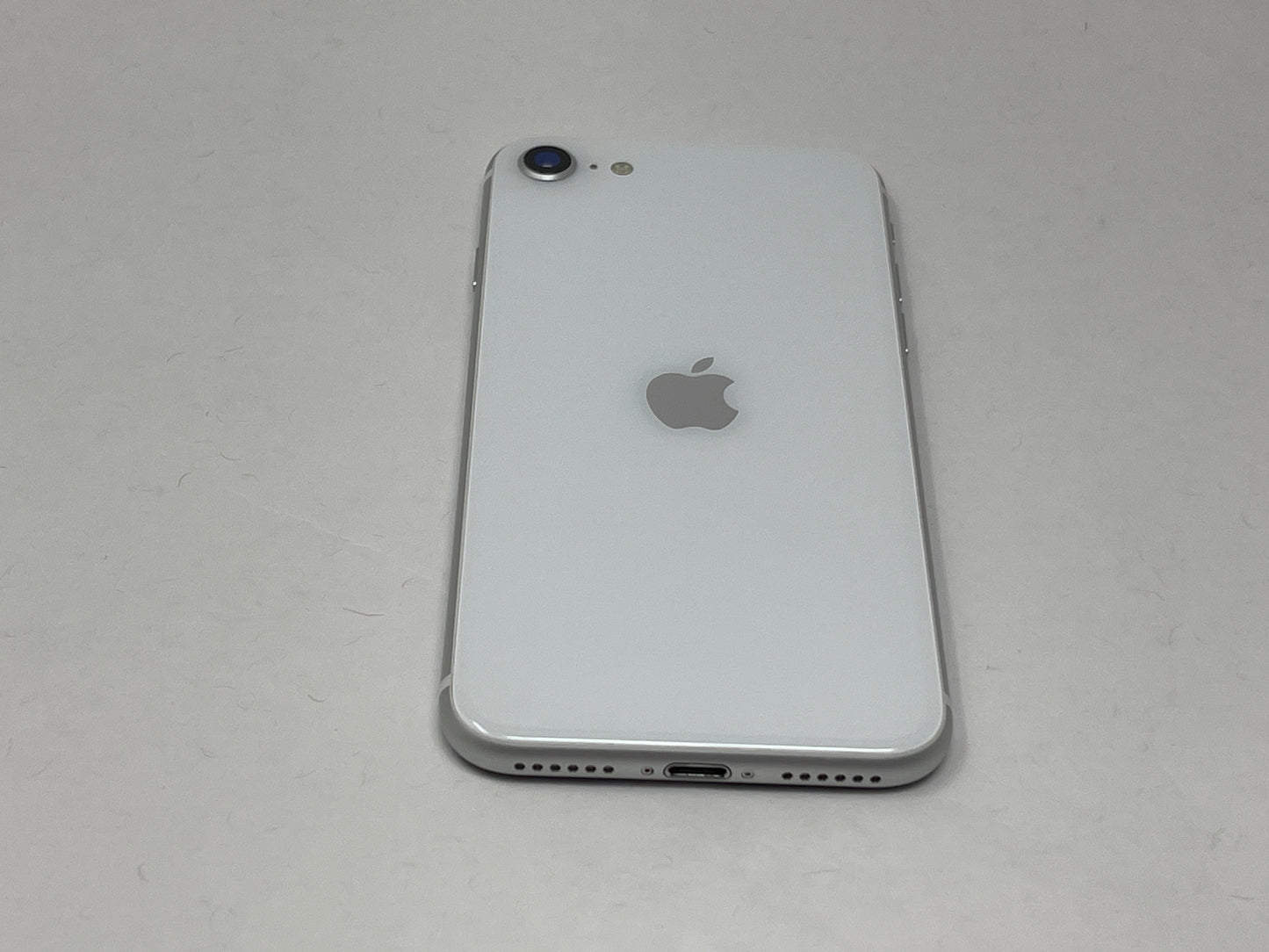 Apple iPhone SE 2nd Gen 2020 64GB Unlocked GSM White A2275 MX9P2LL/A