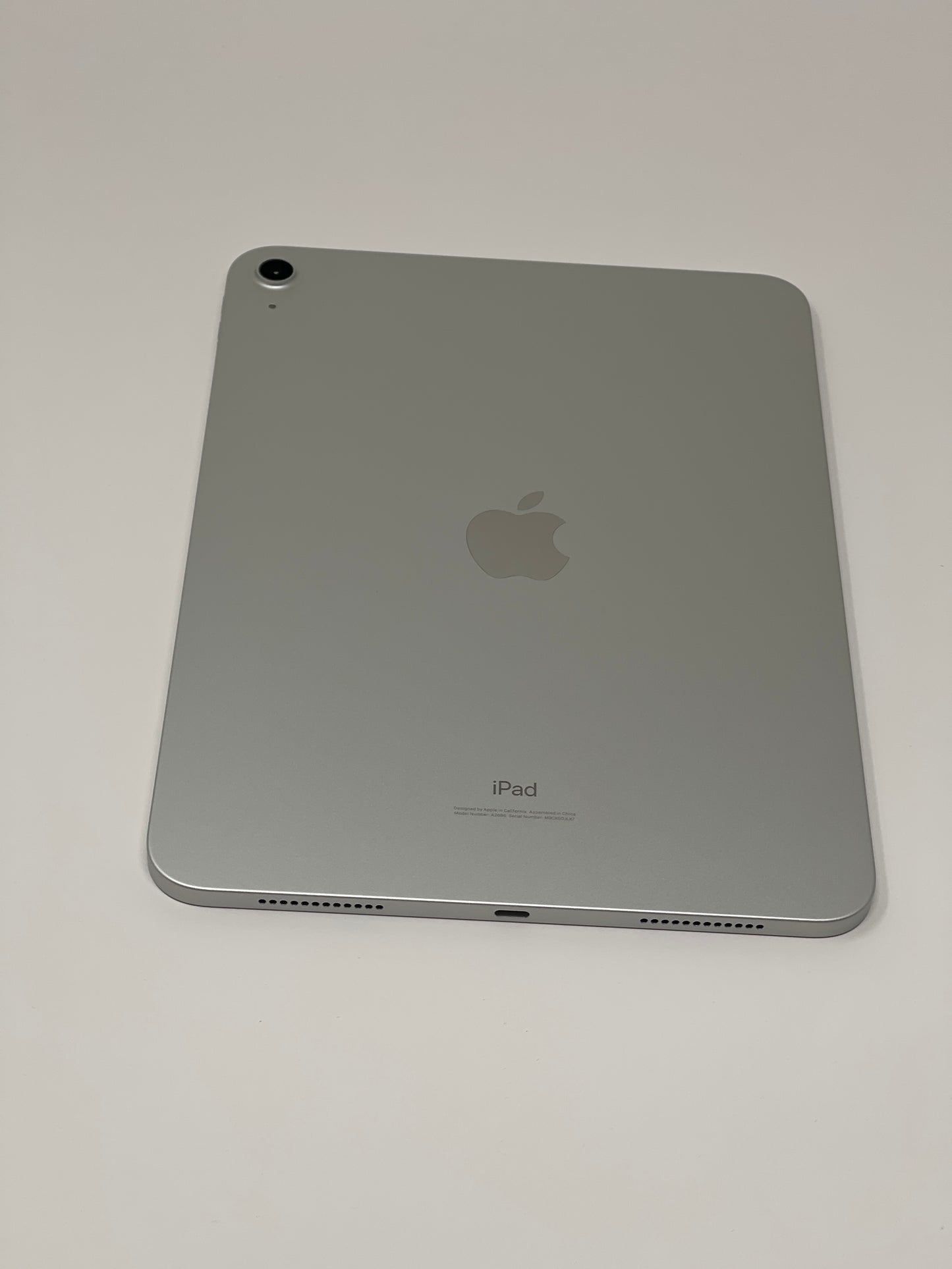 Apple iPad 10th Generation 256GB WiFi A2696 Silver Excellent