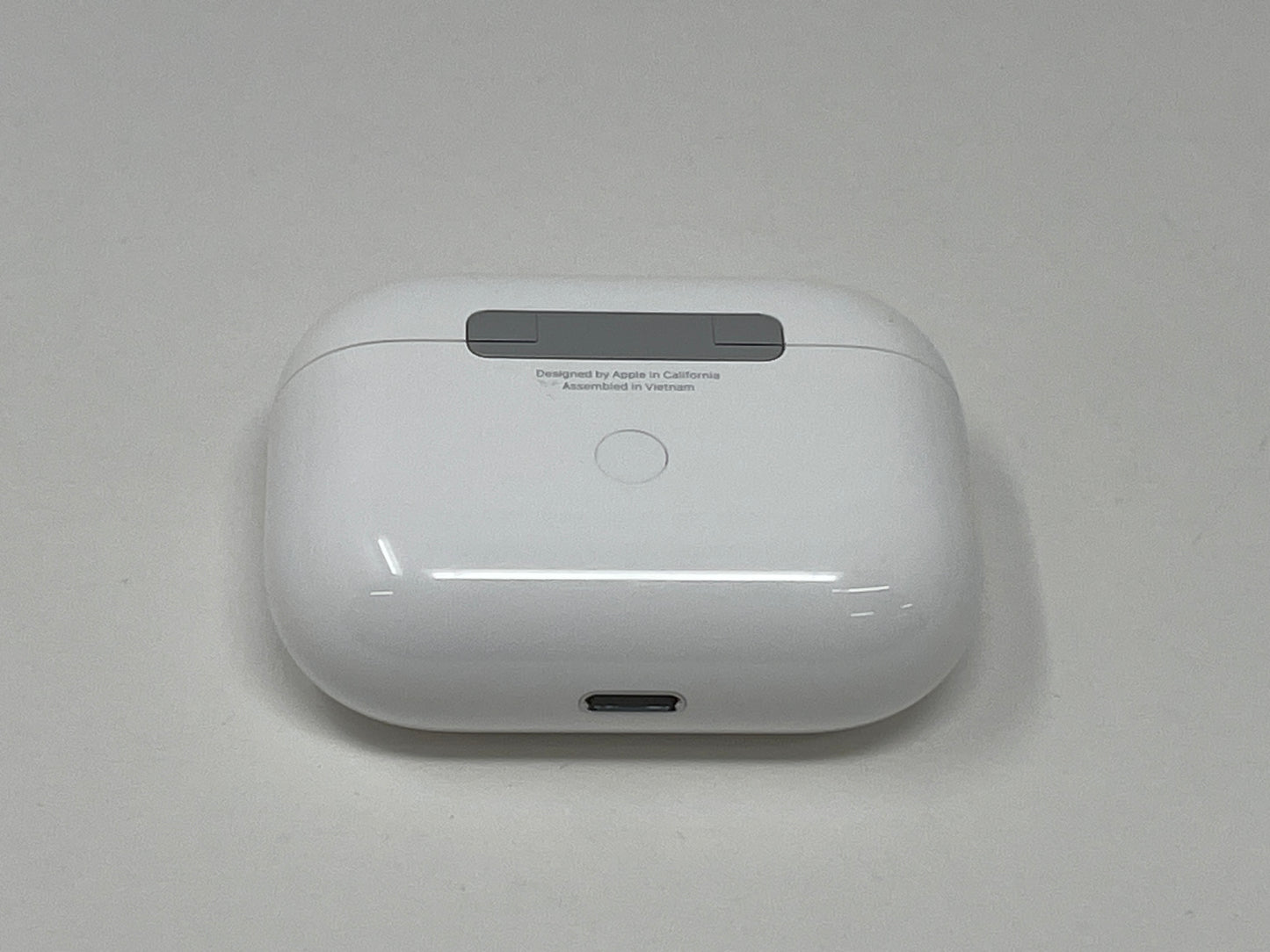 Apple Airpods Pro 1st Gen with Wireless Charging Case MWP22AM/A Excellent