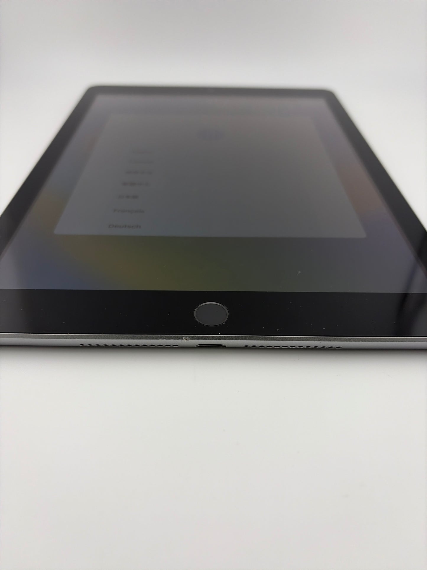 Apple iPad 5th Generation 32GB Unlocked Cellular WiFi A1823 Space Gray