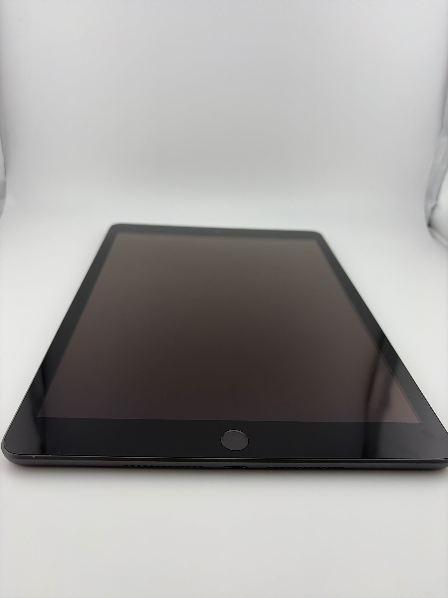 Apple iPad 10.2 7th Generation 32GB WiFi A2197 Space Gray Good