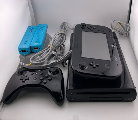 Nintendo Wii U 32GB Deluxe Console Bundle + 2 Wii Remotes Good