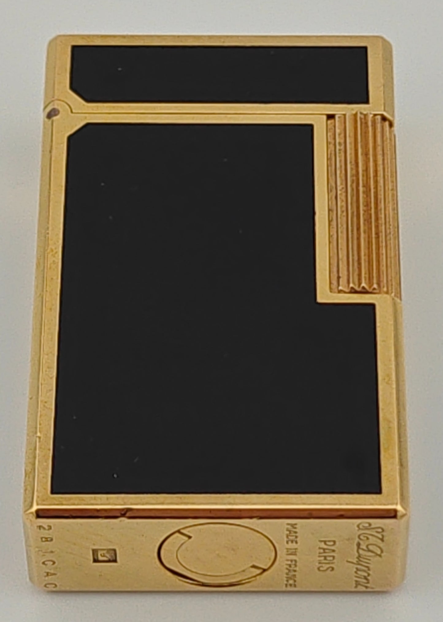 S.T. Dupont Ligne 2 Lacquered Lighter Black & Gold Cigar Lighter