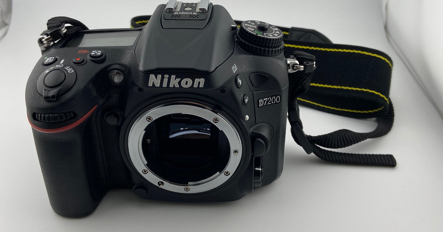 Nikon D7200 DSLR Camera Body Only Low Shutter 2539 Excellent