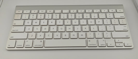 Apple A1314 Wireless Keyboard - MC184LL/B Good