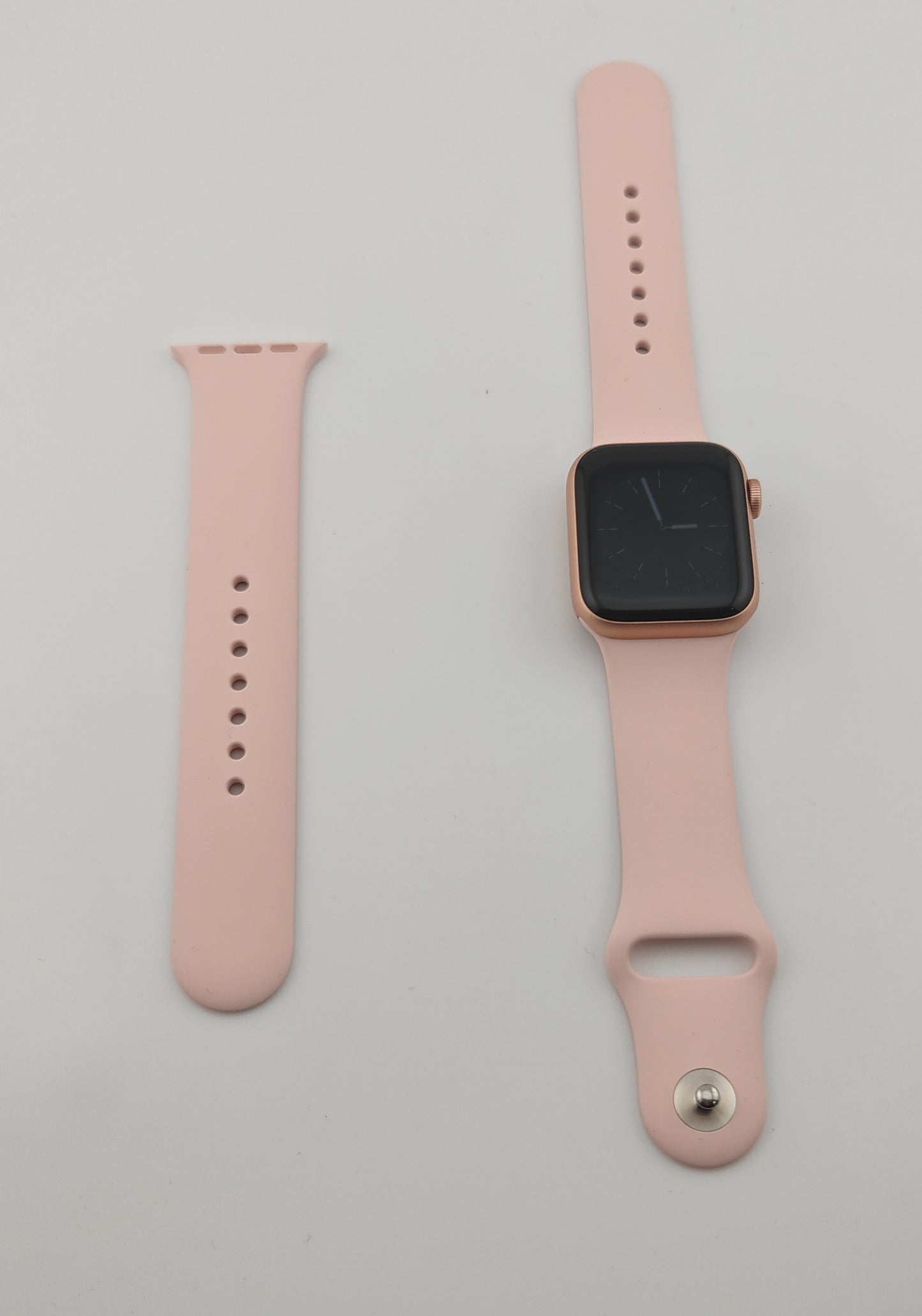 Apple Watch Series 5 40mm Gold Aluminum Pink Sport Band GPS Cellular