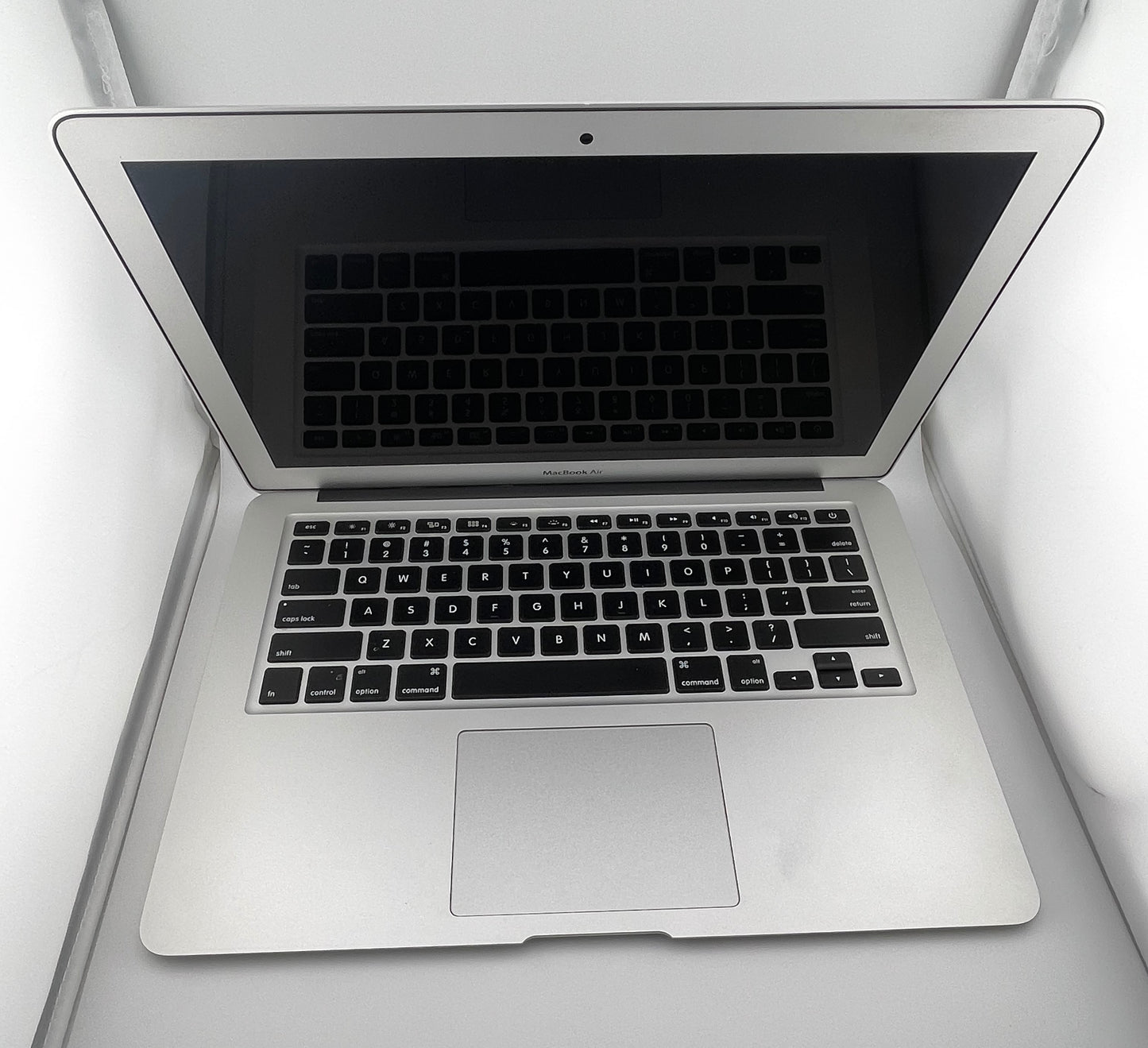 Apple Macbook Air Core i5 1.6GHz 13in 128GB 4GB A1466 MJVE2LL/A Early 2015