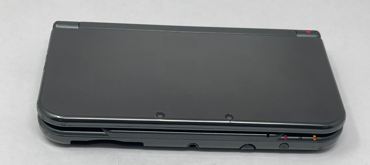 Nintendo New 3DS XL Handheld Console RED-001 Black  Good