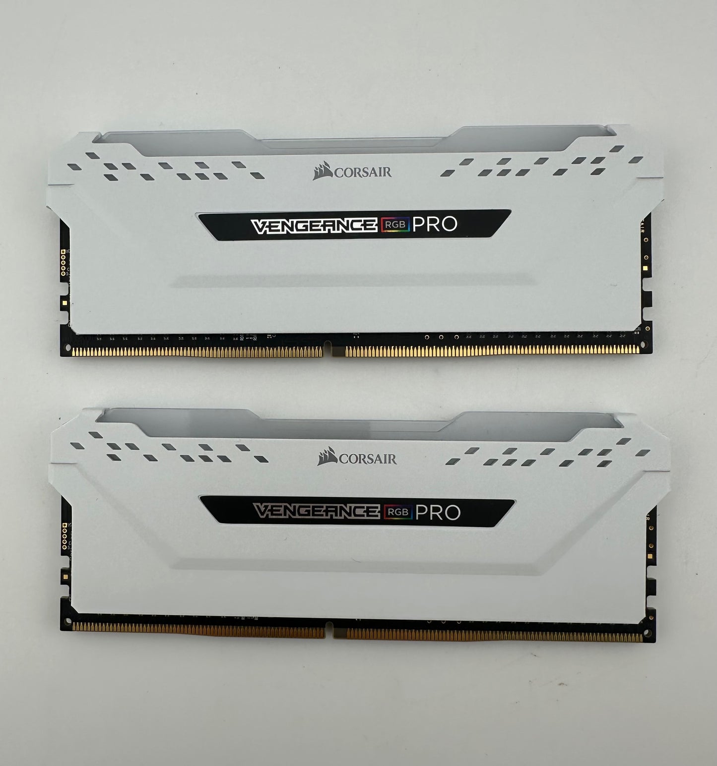 Corsair Vengeance RGB Pro DDR4 16GB (2 X 8GB) 3200MHz CMW16GX4M2C3200C16W White CMW16GX4M2C3200C16W Excellent