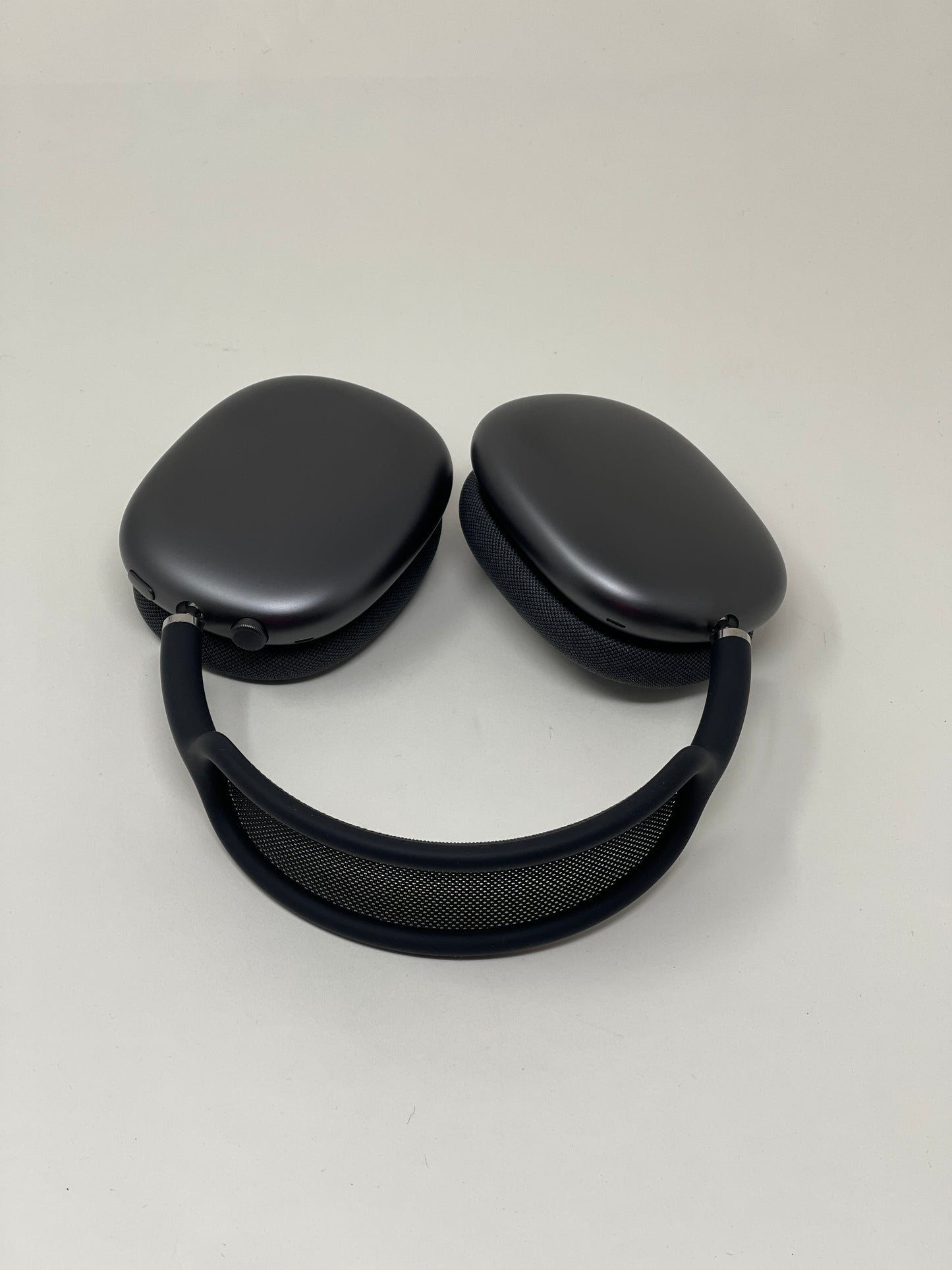 Apple Airpods Max Space Gray With Black A2096 MGYH3AM/A Excellent