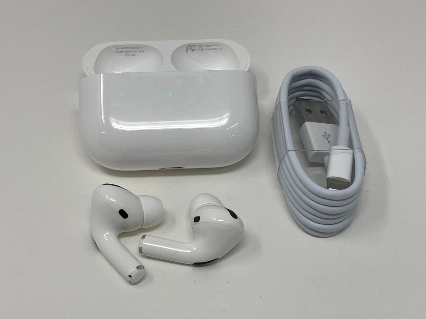 Apple Airpods Pro 1st Gen with Wireless Charging Case MWP22AM/A Excellent