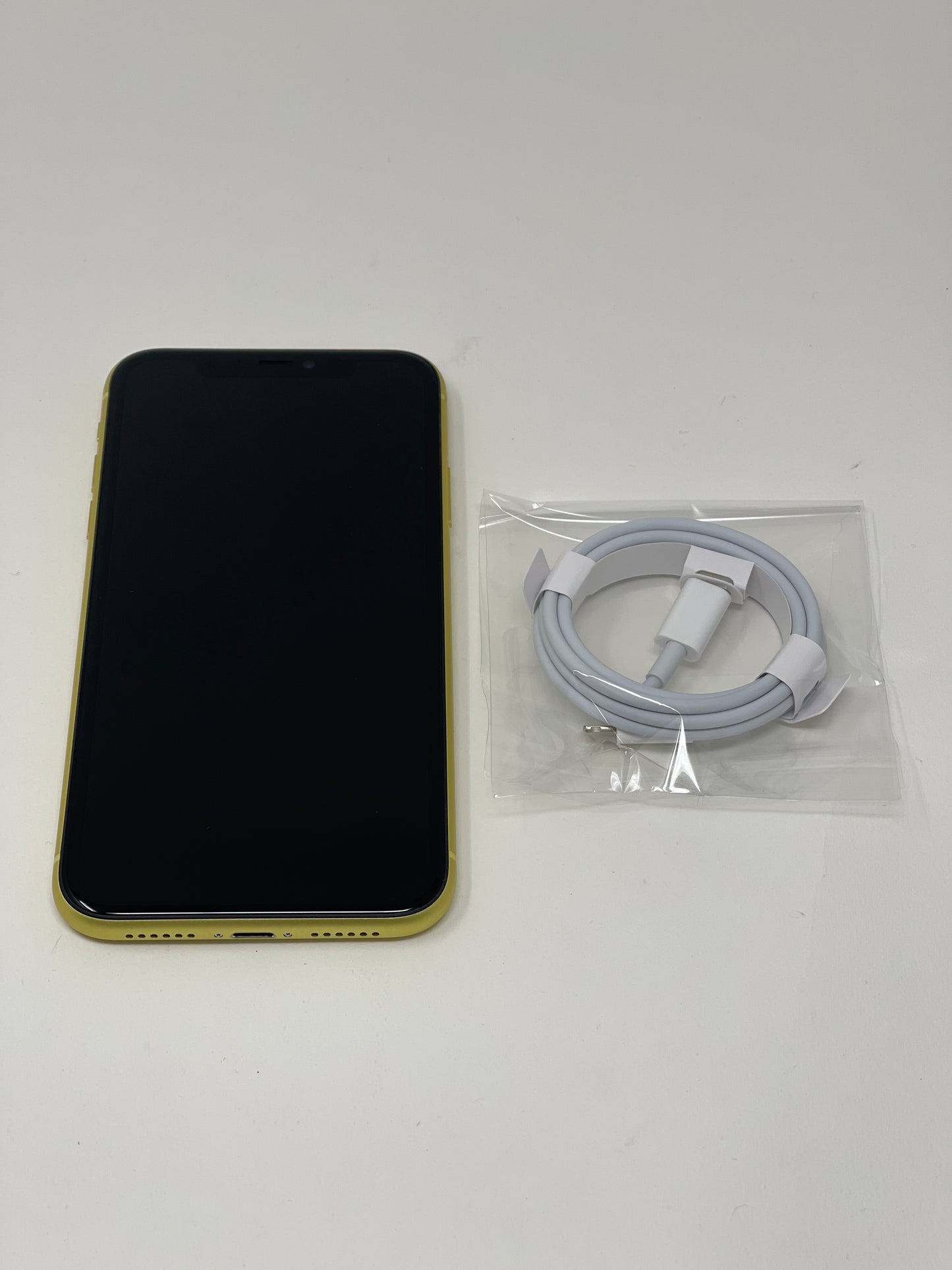 Apple iPhone 11 128GB Unlocked Yellow A2111 MWLH2LL/A BH > 80% Used