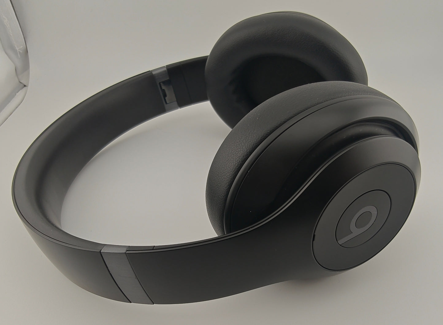 Beats by Dre Beats Studio Pro Black Wireless Headphones Excellent