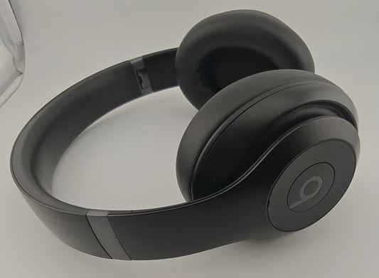 Beats by Dre Beats Studio Pro Black Wireless Headphones Excellent
