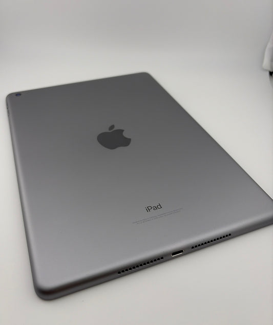 Apple iPad 5th Generation 128GB WiFi A1822 Space Gray