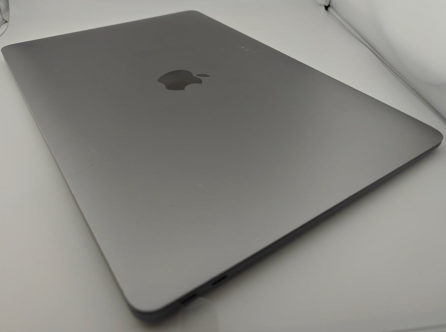 Apple Macbook Air Intel Core i5 1.6GHz 13in 128GB A1932 2019 Space Gray