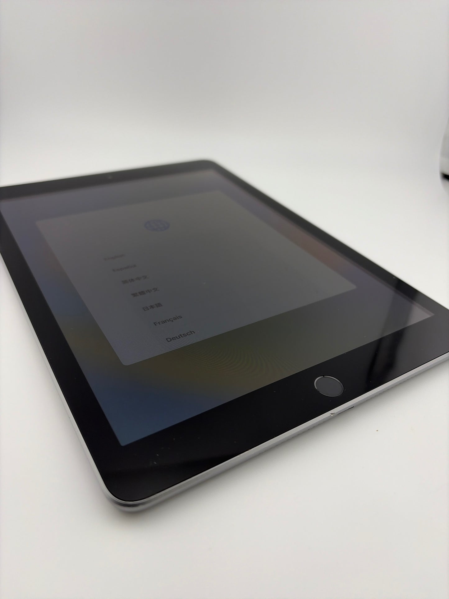 Apple iPad 5th Generation 32GB Unlocked Cellular WiFi A1823 Space Gray