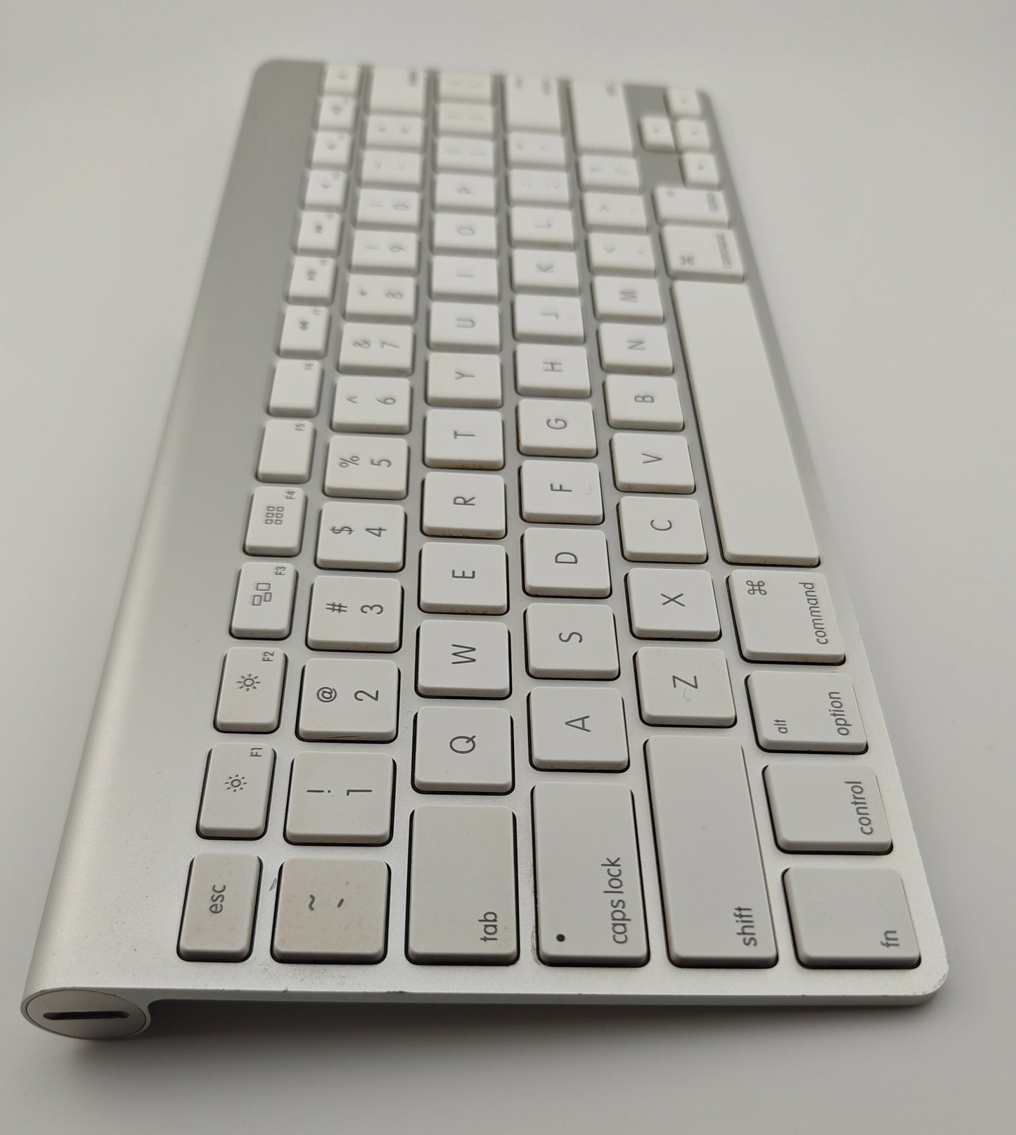Apple A1314 Wireless Keyboard - MC184LL/B Good