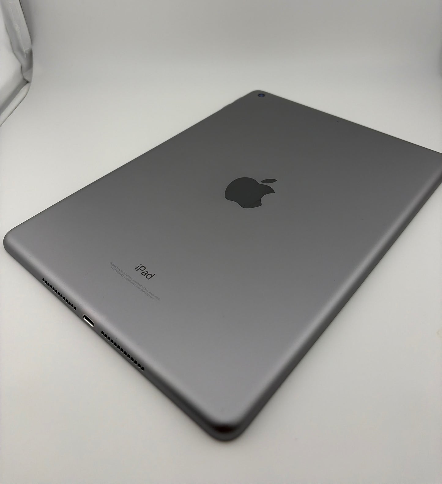 Apple iPad 5th Generation 128GB WiFi A1822 Space Gray