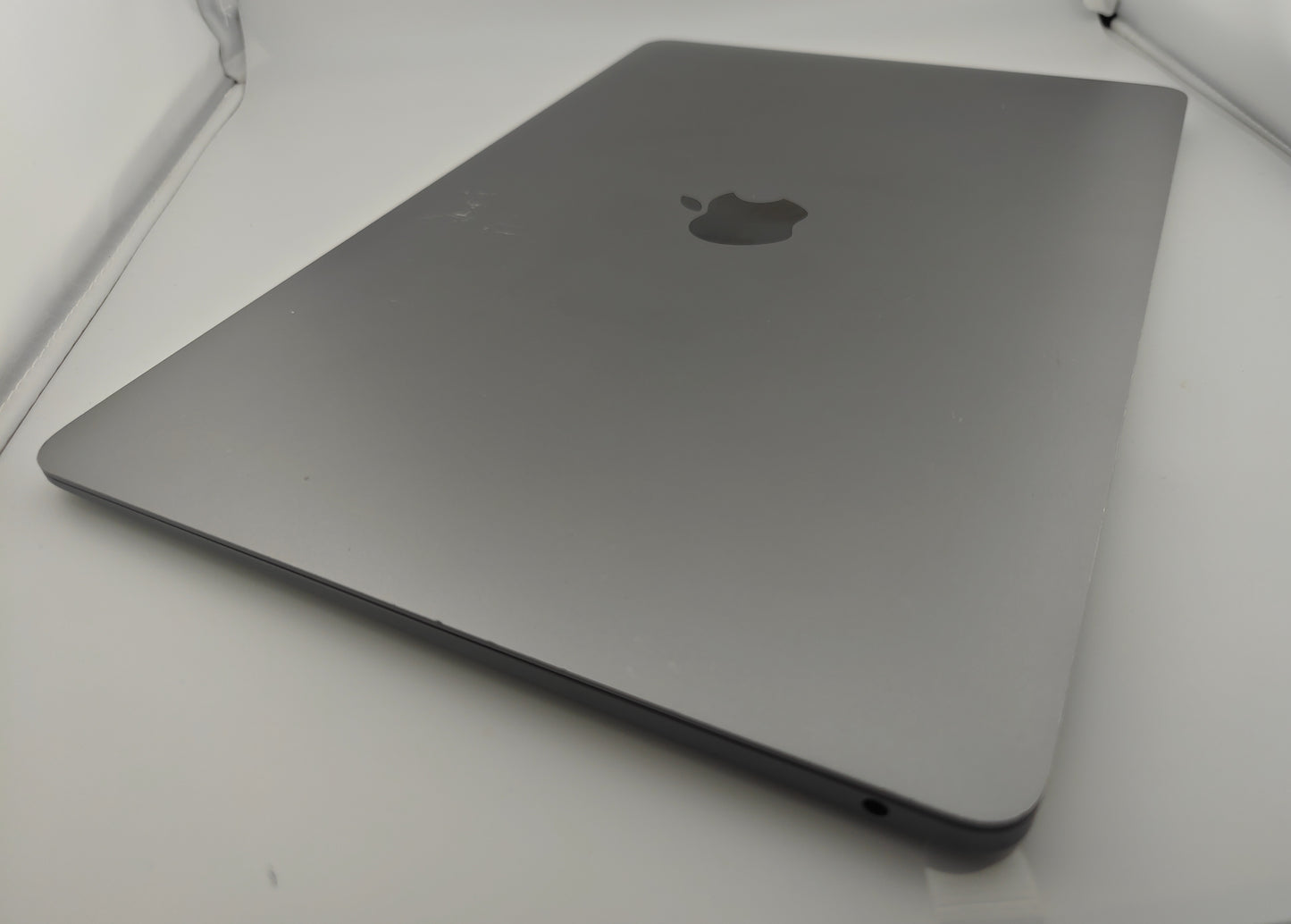 Apple Macbook Air Intel Core i5 1.6GHz 13in 128GB A1932 2019 Space Gray