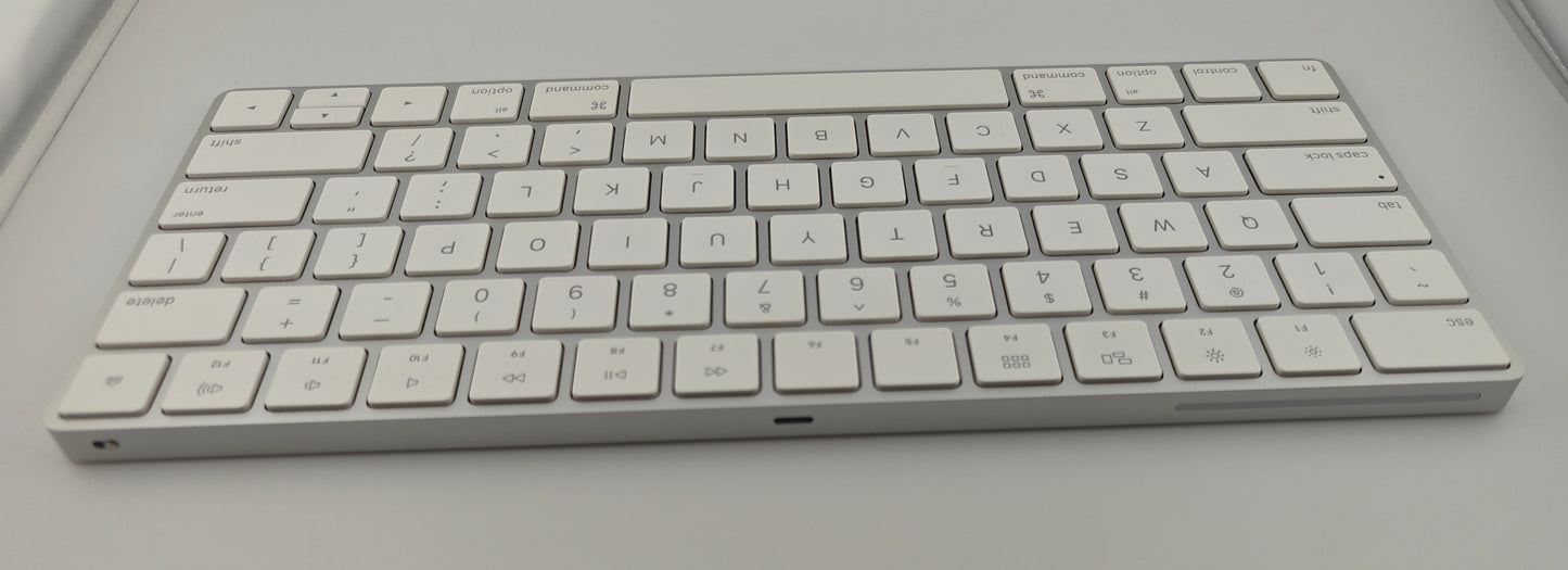 Apple Magic Keyboard MLA22LL/A