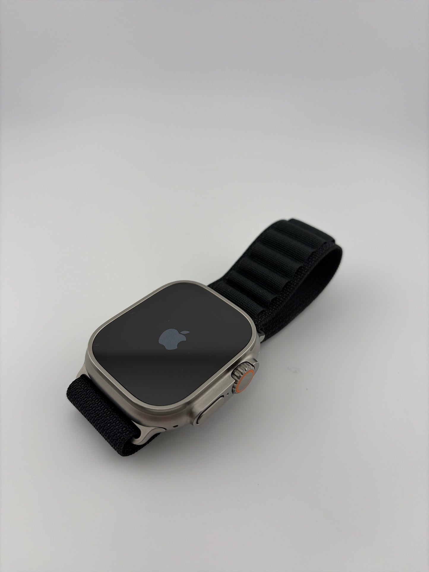 Apple Watch Ultra 49mm Titanium Black Alpine Loop A2622 GPS Cellular Excellent