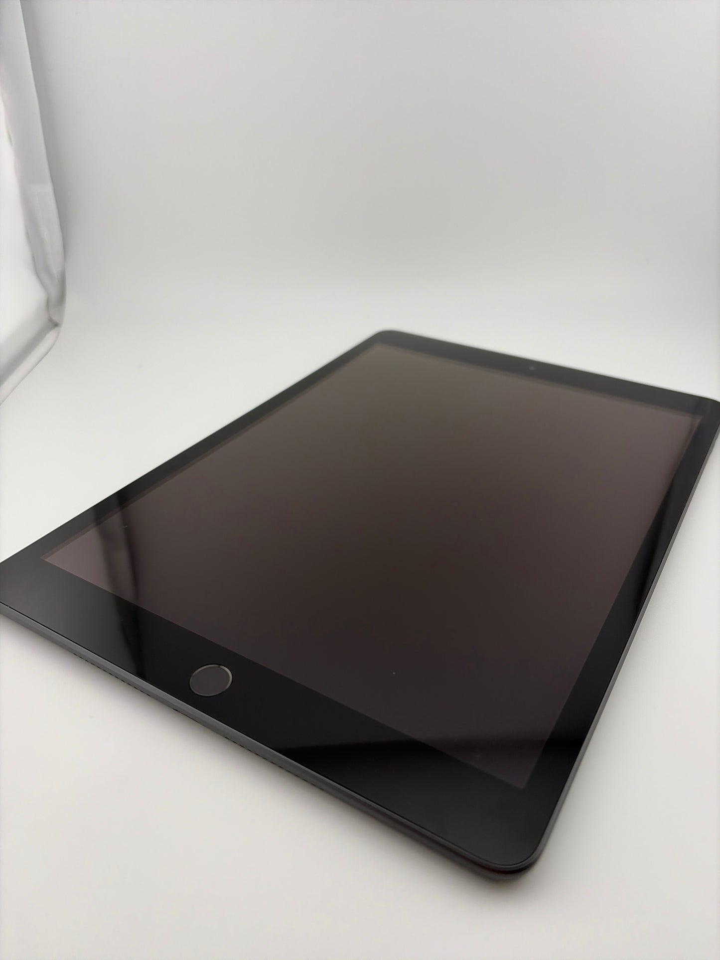 Apple iPad 10.2 7th Generation 32GB WiFi A2197 Space Gray Good