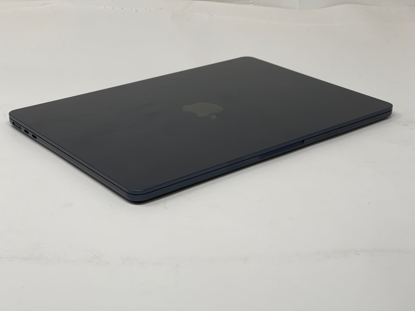 Apple Macbook Air M4 Chip 10-Core 13in 256GB SSD 16GB RAM 8-Core GPU A3240 2025 Midnight