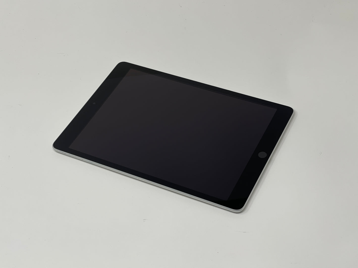 Apple iPad 9th Generation 256GB Silver WiFi A2602 MK2P3LL/A