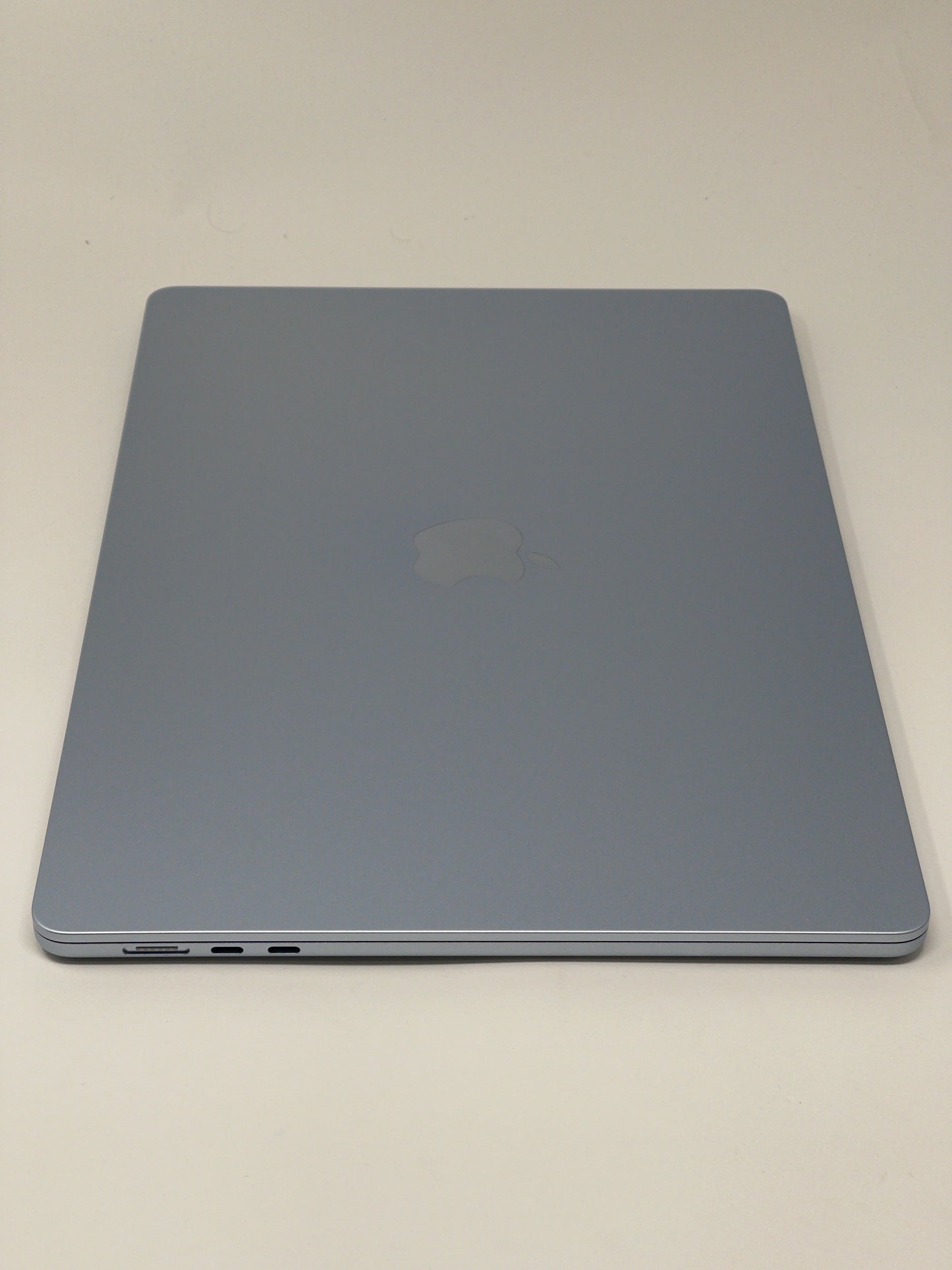 Apple Macbook Air M4 Chip 10-Core 15in 256GB SSD 16GB RAM 10-Core GPU A3241 2025 Sky Blue